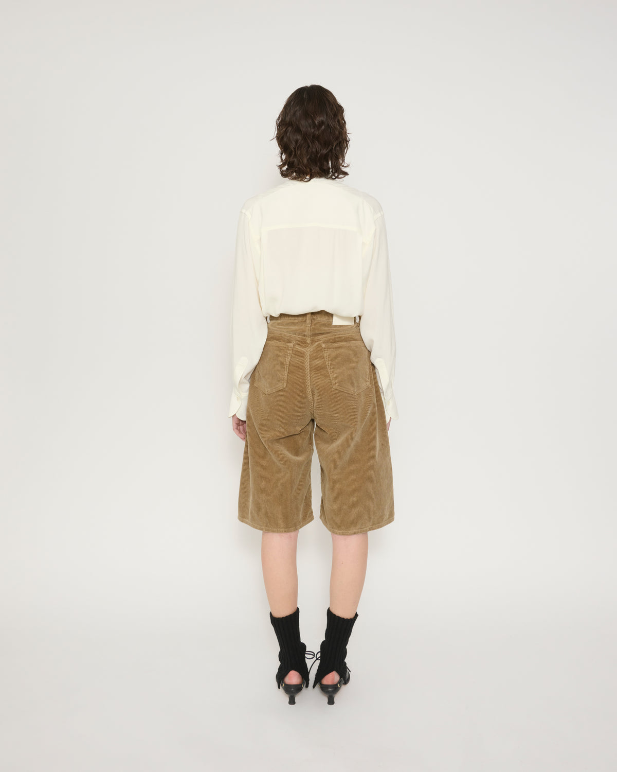 8W CORDUROY 5 POCKET 15 INCH SHORT PANTS - BROWN
