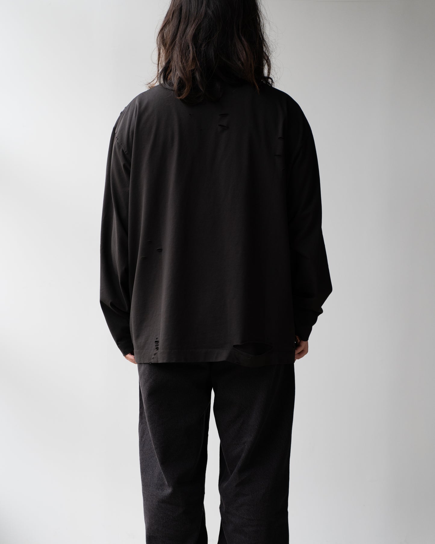 AGING DOUBLE LAYERED DISTROYED TEE - BLACK