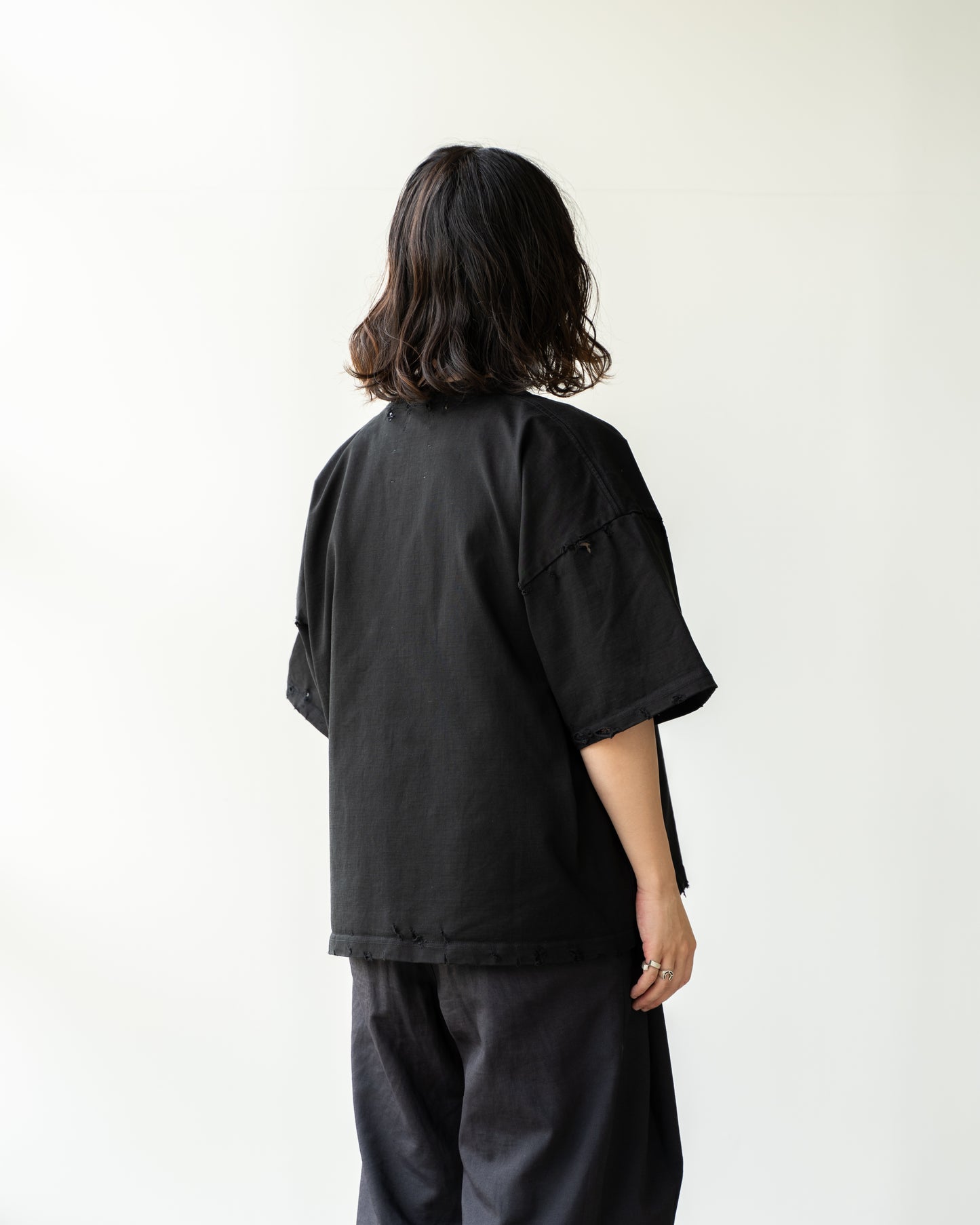 22G MAX WEIGHT SCRATCHES TEE - BLACK