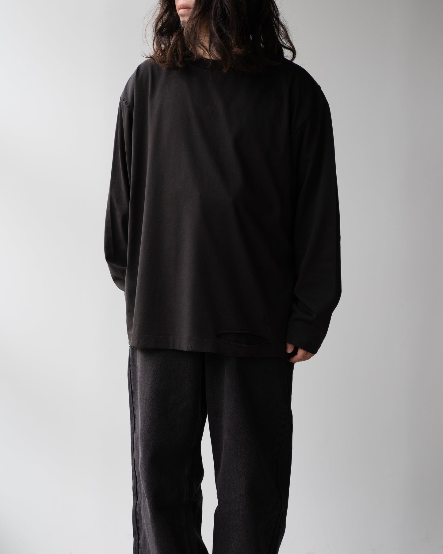 AGING DOUBLE LAYERED DISTROYED TEE - BLACK