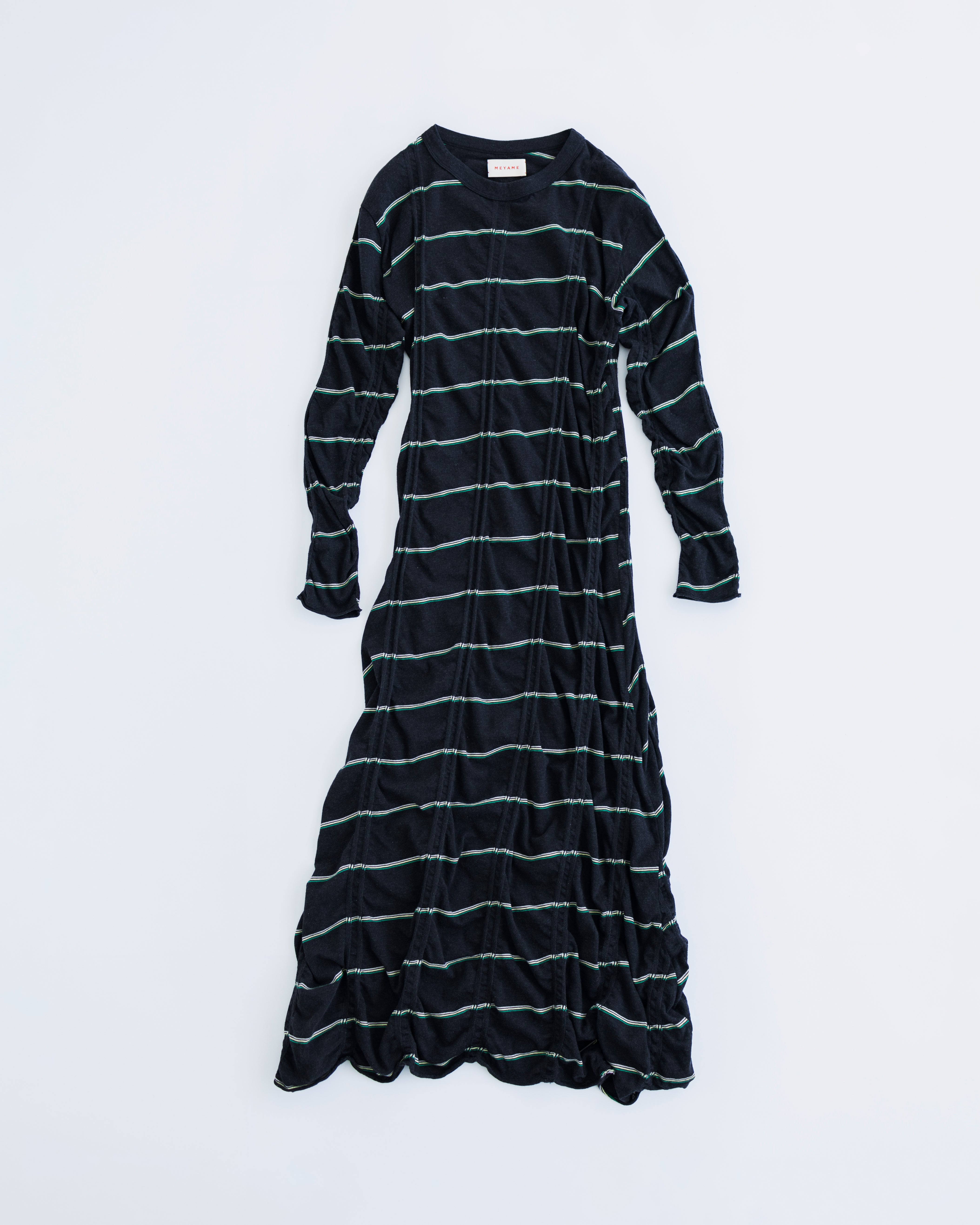 MEYAME (メヤメ) TUCKED JACQUARD BORDER DRESS BLACK | HAKU公式通販