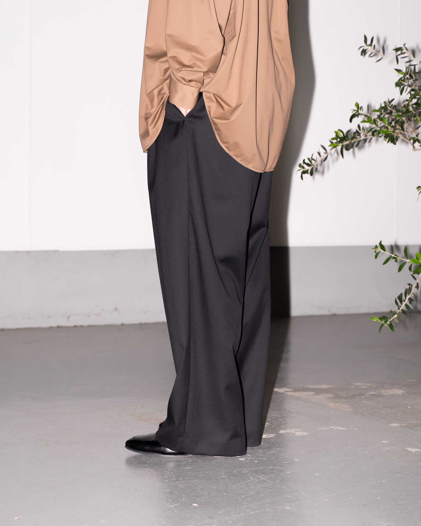 PURE WOOL RELAX TROUSERS - BLACK