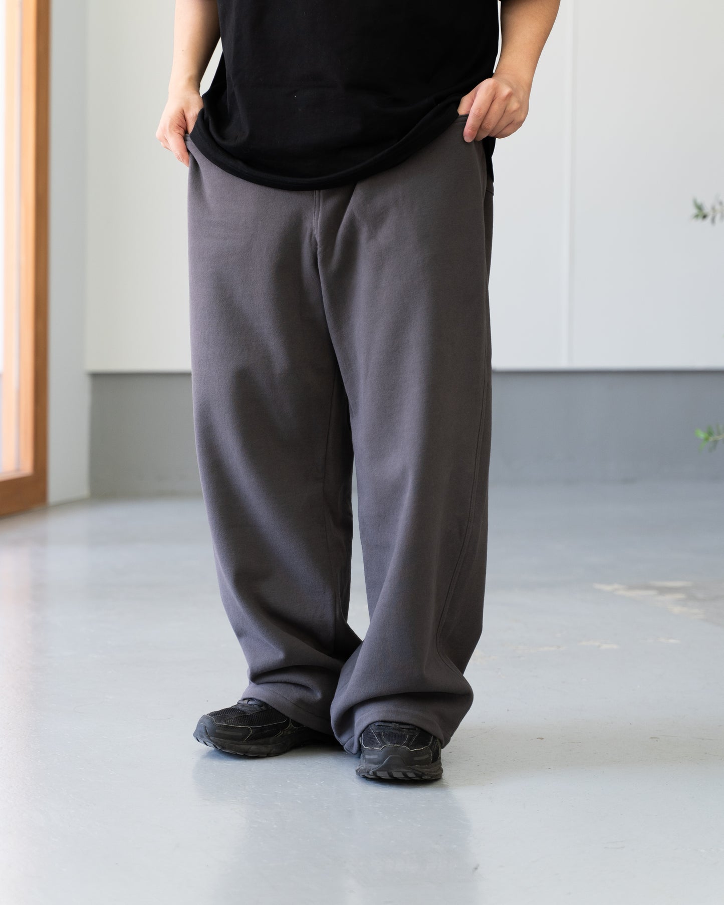 ECHO SWEAT PANTS - CHARCOAL