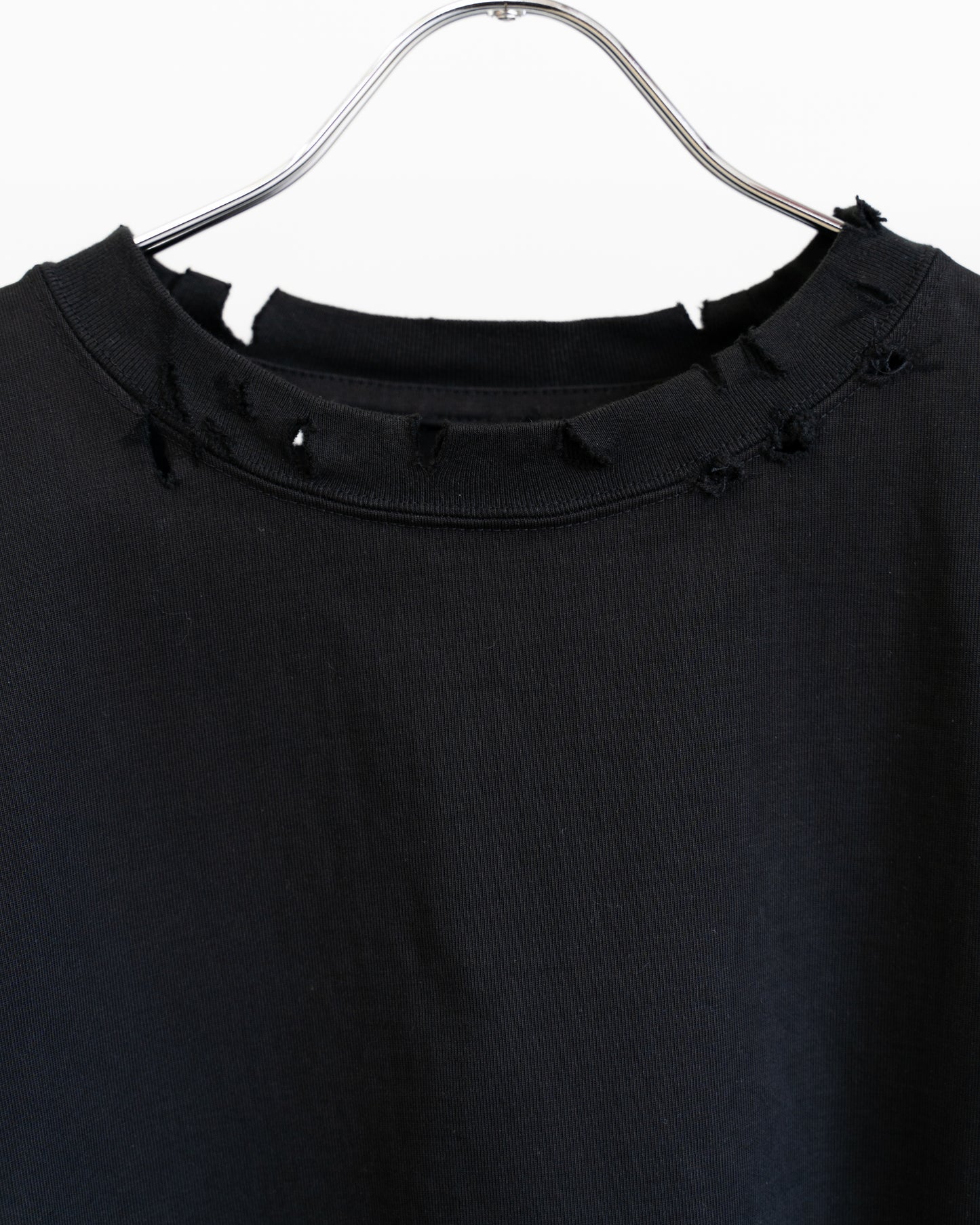 22G MAX WEIGHT SCRATCHES TEE - BLACK