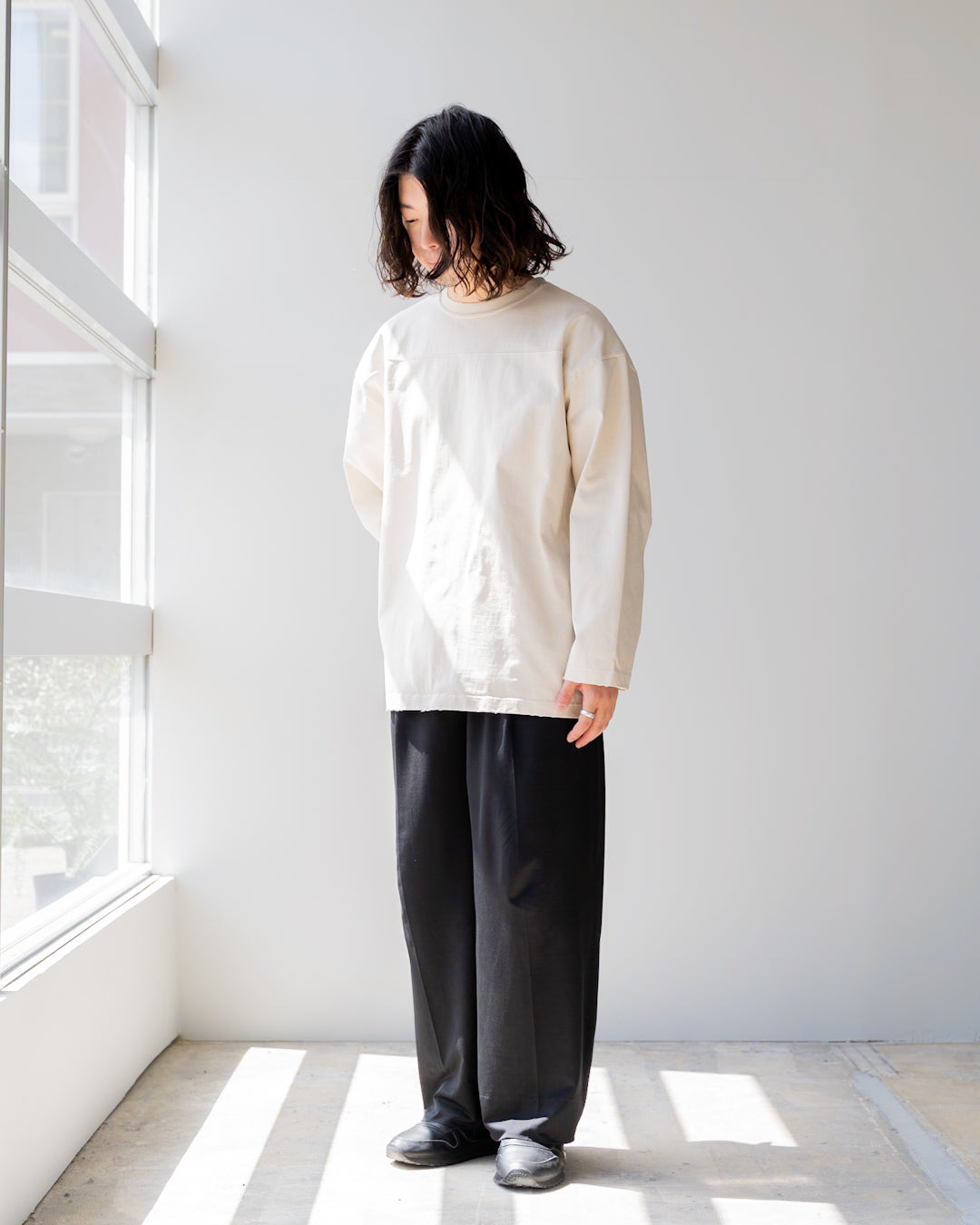 22G MAX WEIGHT SCRATCHES FOOTBALL TEE - ECRU