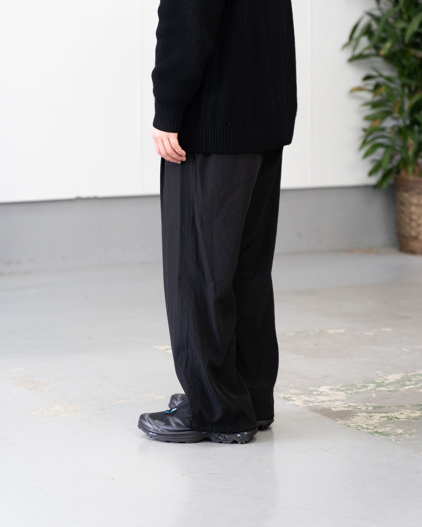 SALT SHIRNK CUPRO BROWSING PANTS - BLACK