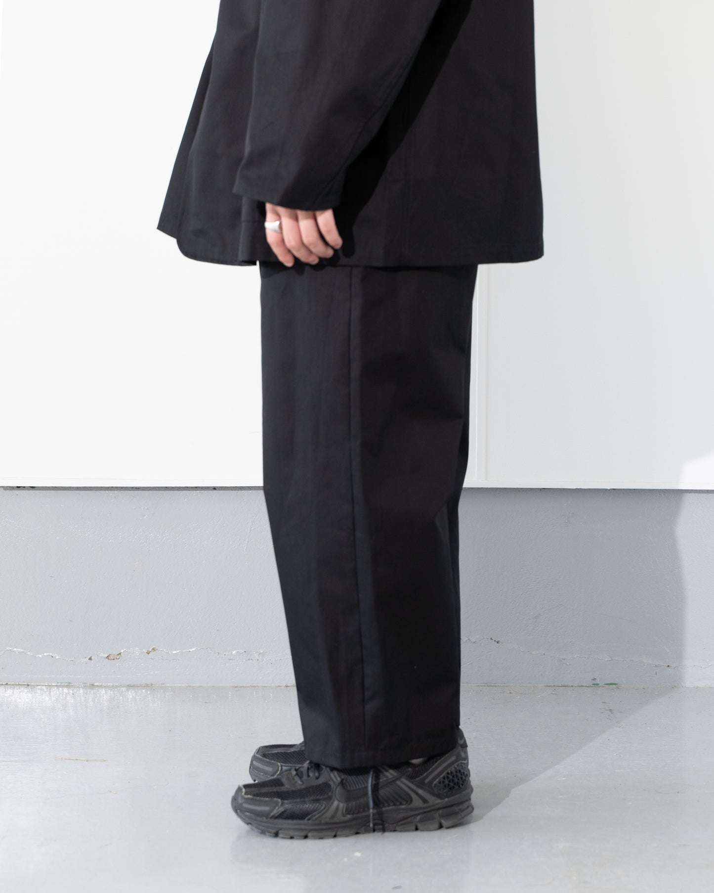 SUPERIOR GABARDINE PLAIN FRONT SLACKS - BLACK