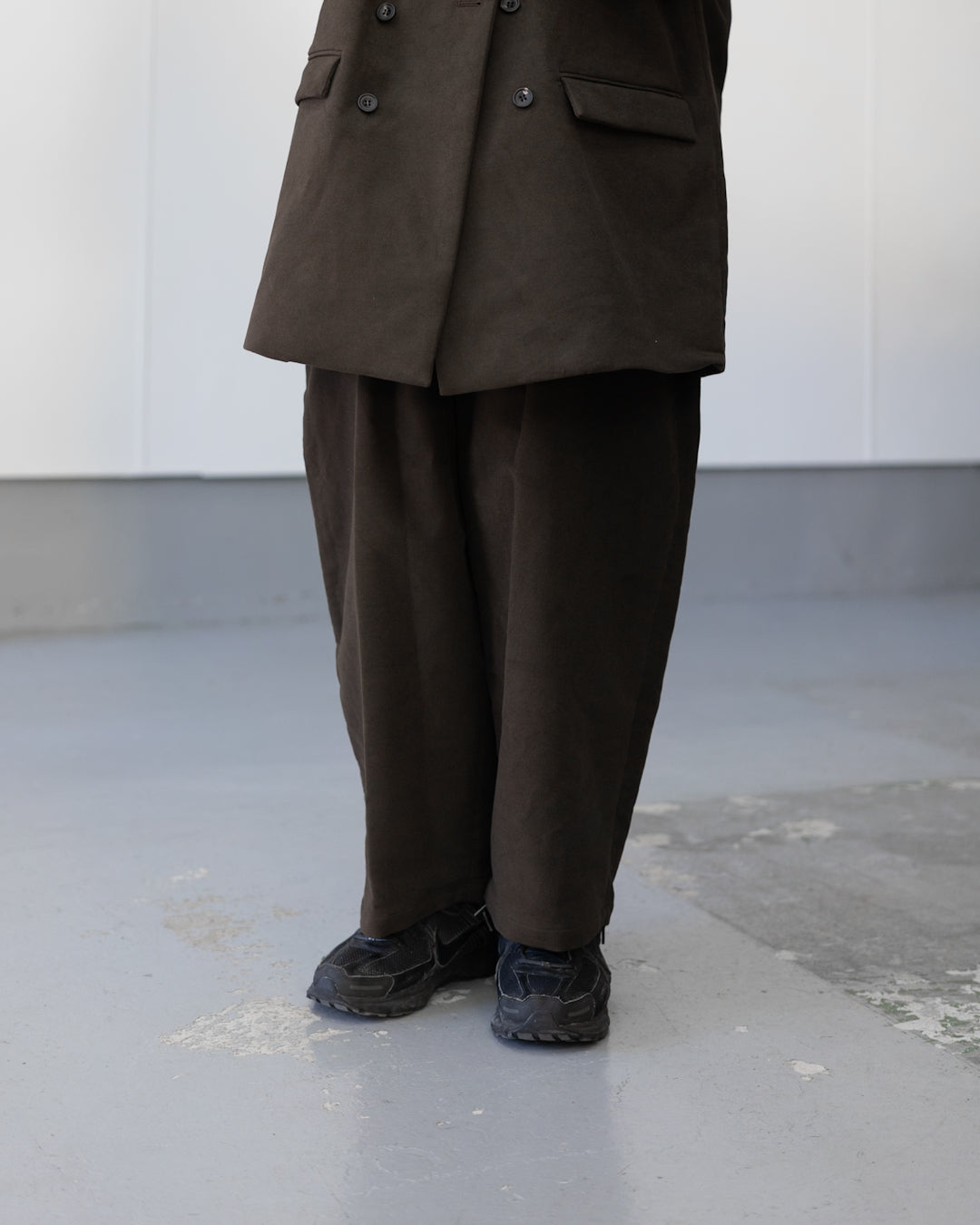 MOLESKIN PLEATED TROUSERS - BROWN