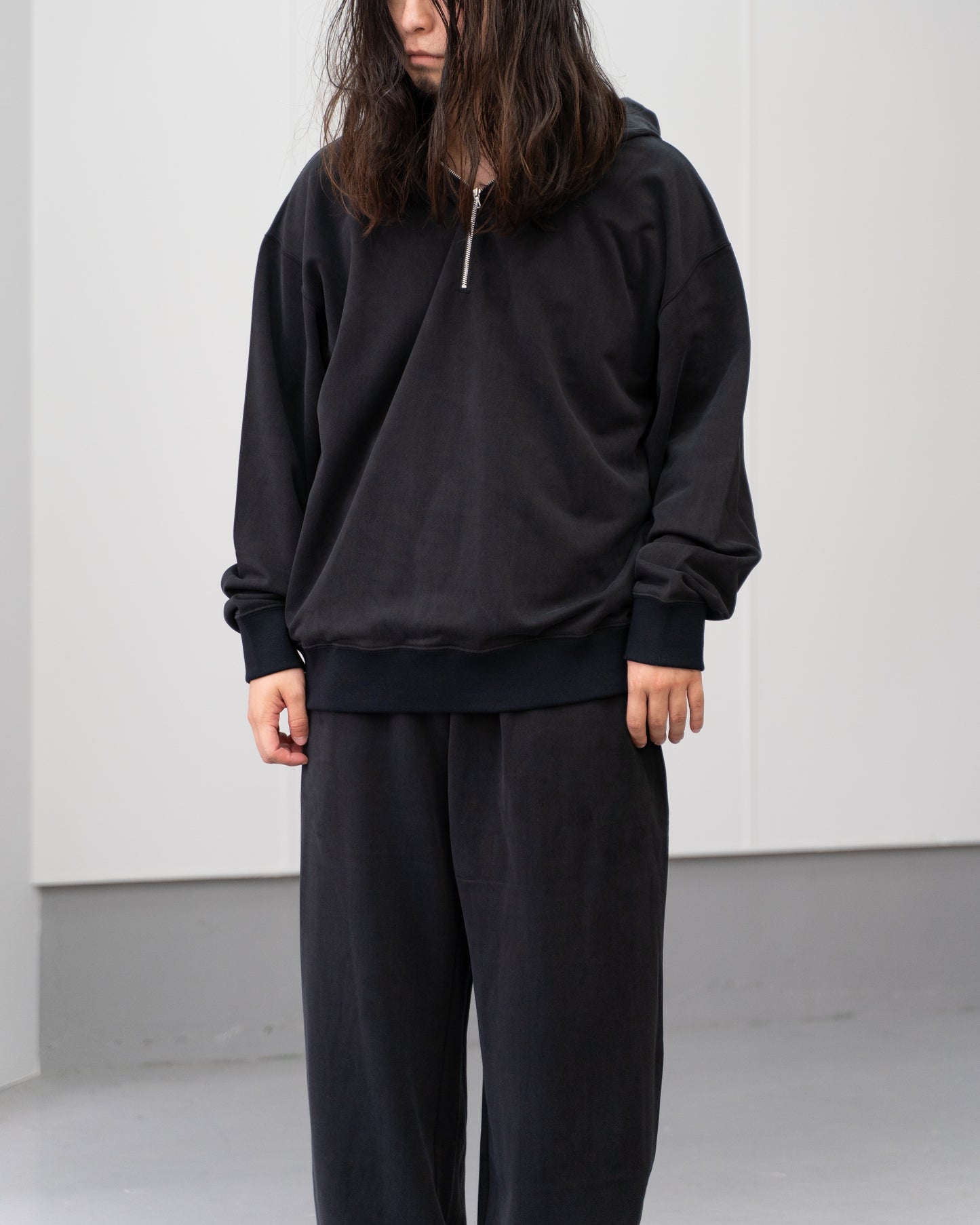 28G CUPRO HALF ZIP HOODIE - BLACK