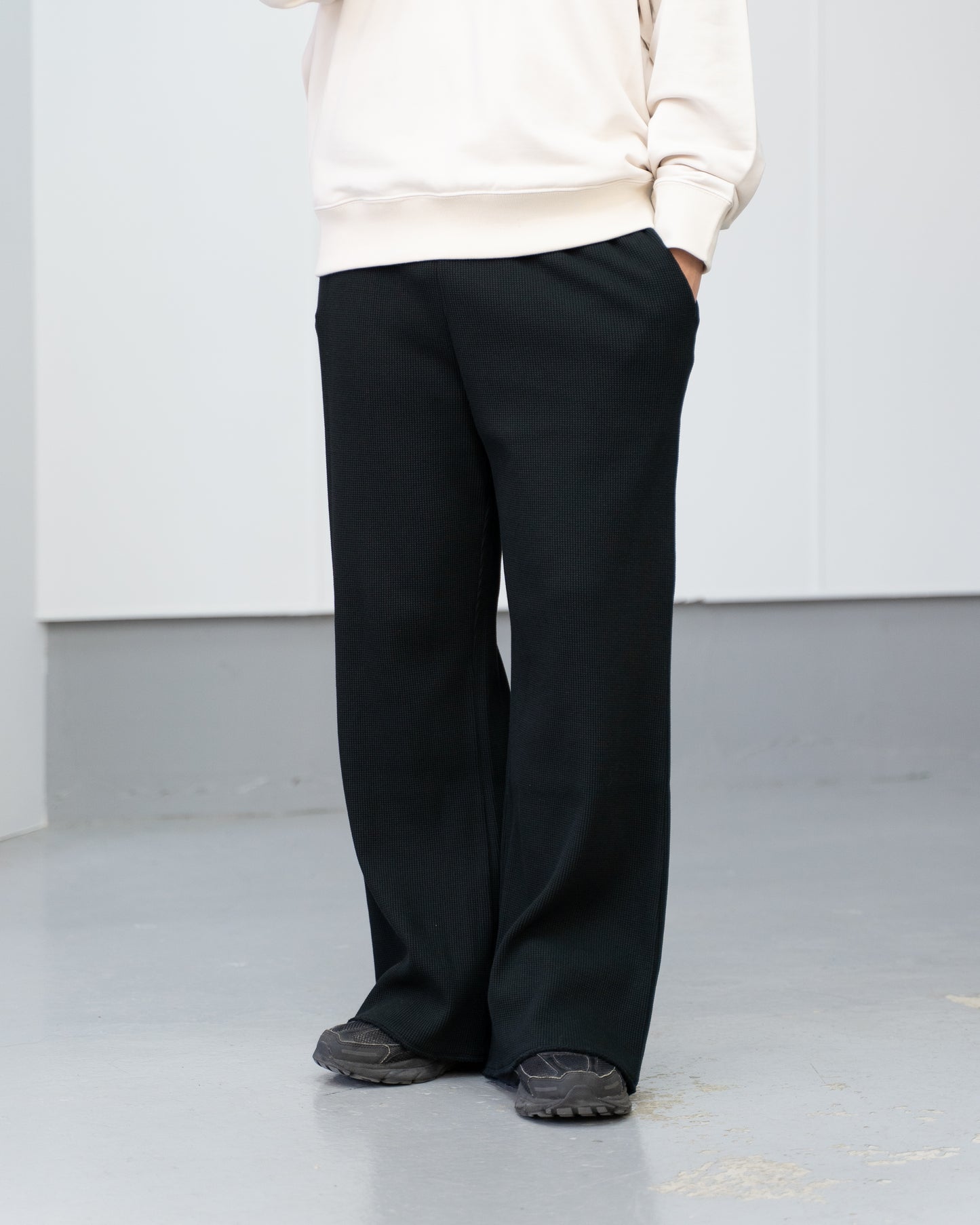 18G GARMENT DYE WAFFLE PANTS - BLACK