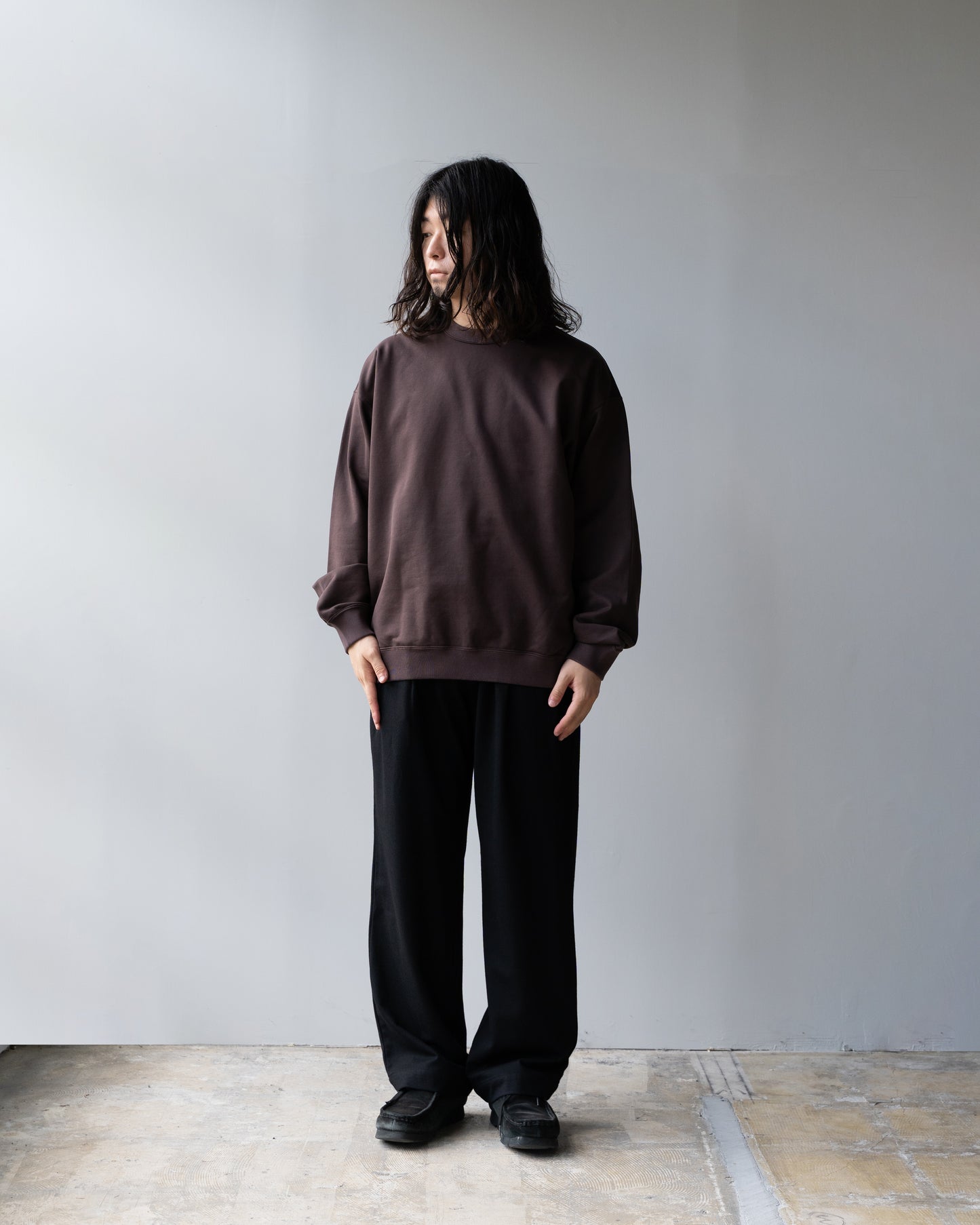 36G SUPER FINE GAUGE PULLOVER - BROWN
