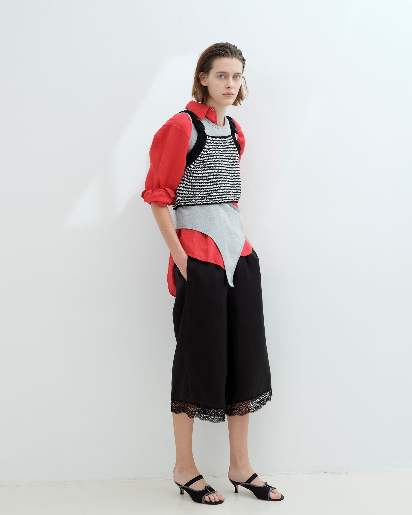 COTTON BUTTON TANK TOP - WHITE BLACK BORDER