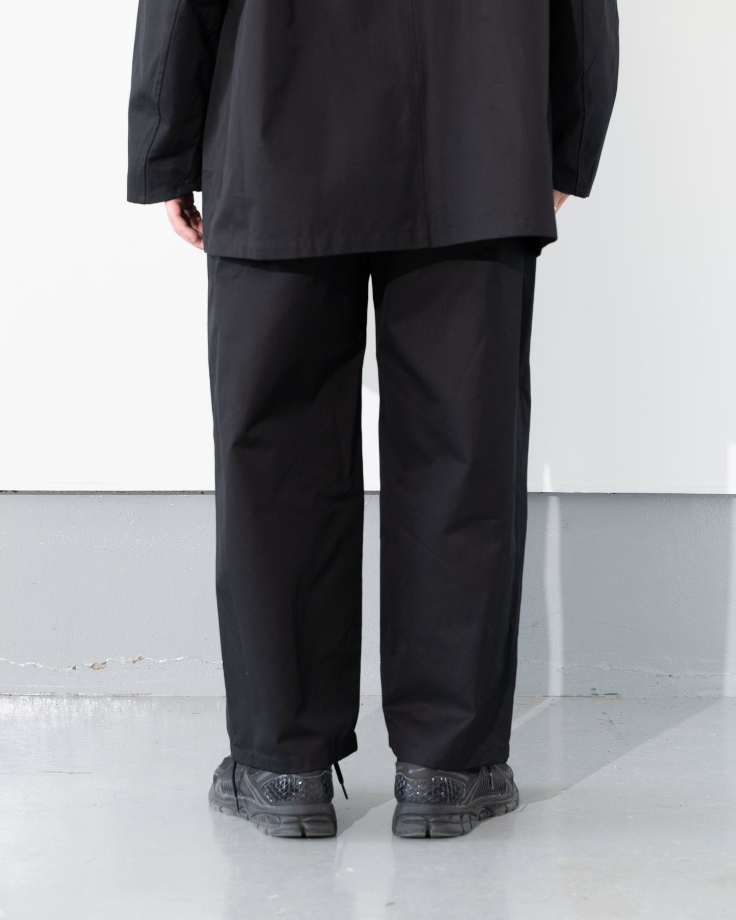 SUPERIOR GABARDINE PLAIN FRONT SLACKS - BLACK