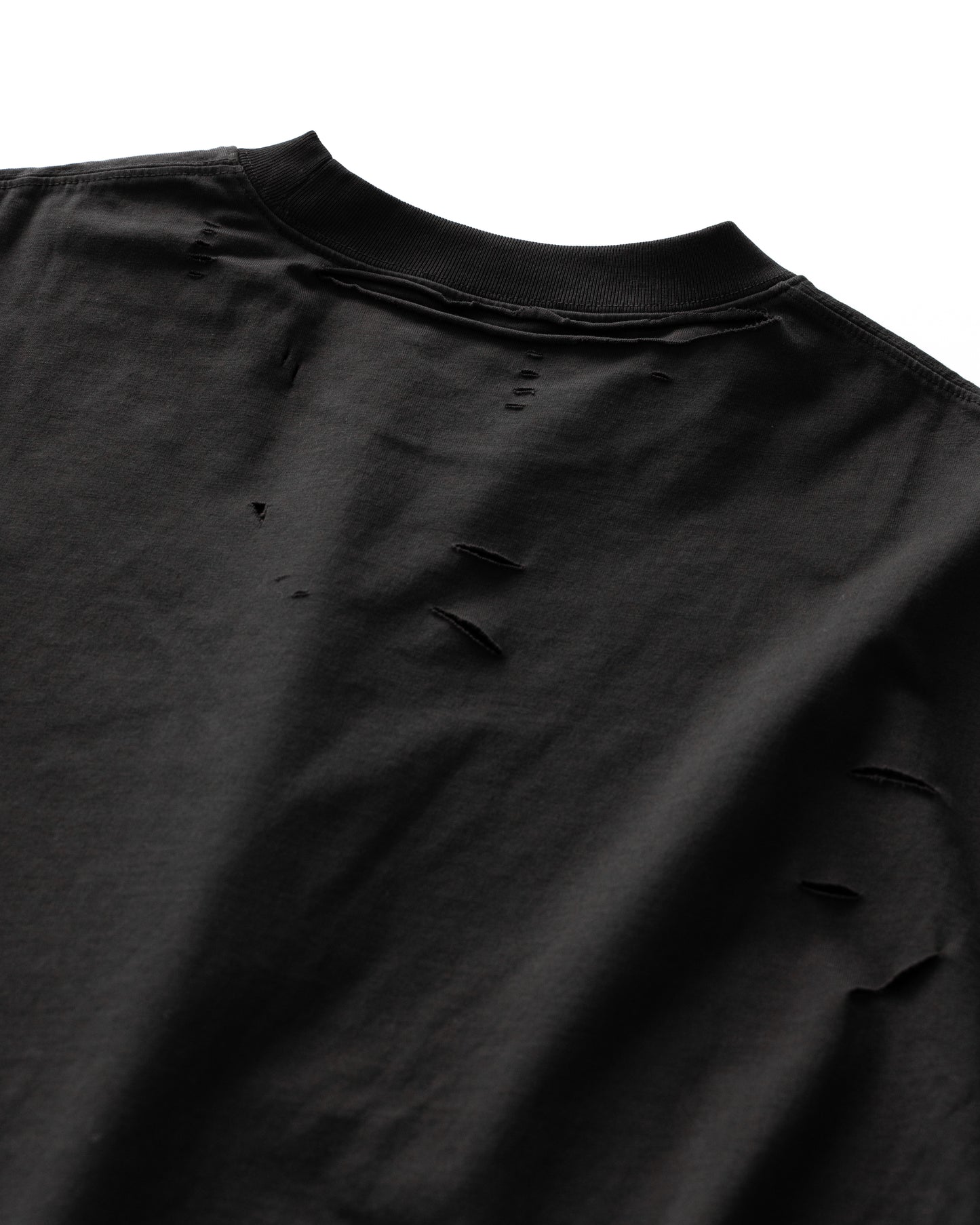 AGING DOUBLE LAYERED DISTROYED TEE - BLACK
