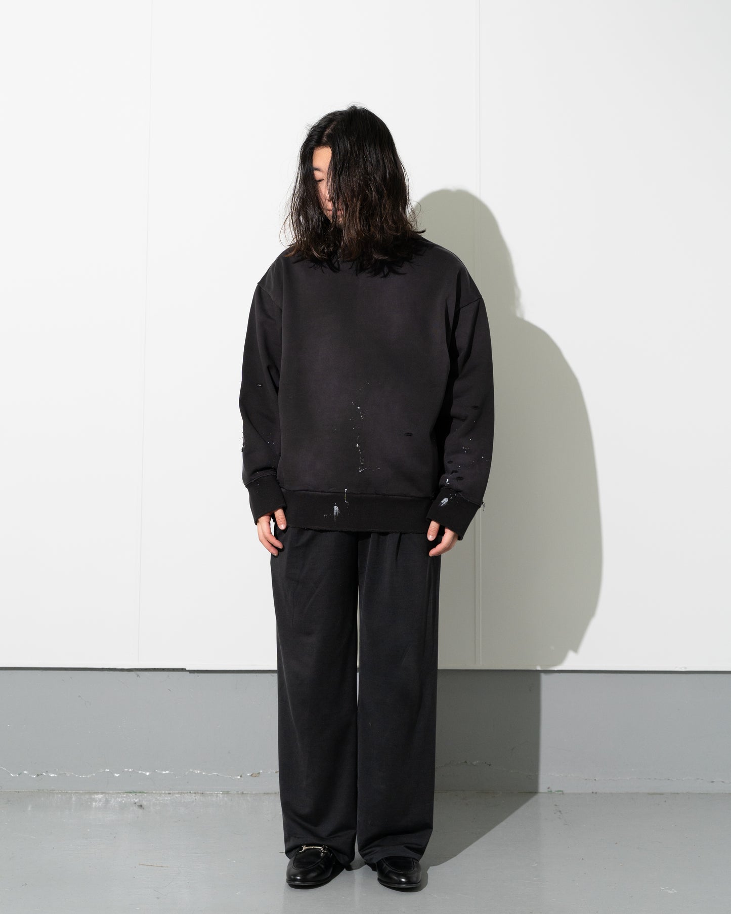 AGING BLEACHED DESTROYED SWEATSHIRT - BLACK WASHED