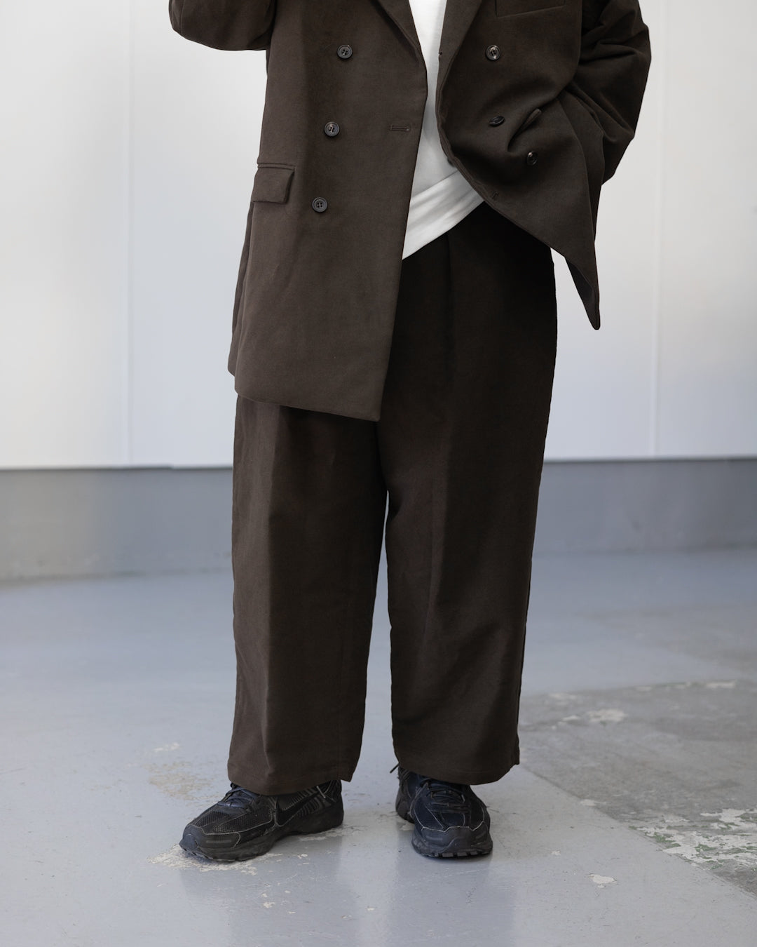 MOLESKIN PLEATED TROUSERS - BROWN