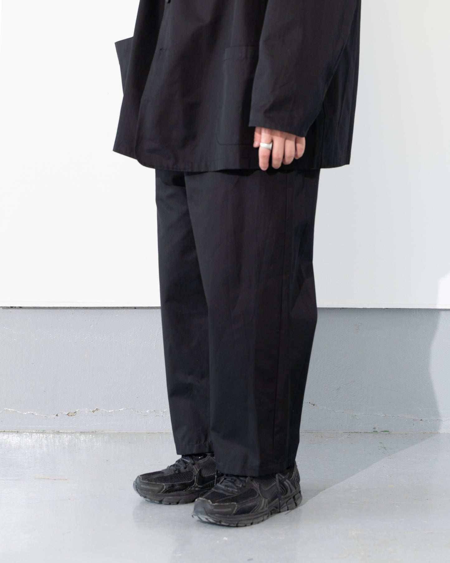 SUPERIOR GABARDINE PLAIN FRONT SLACKS - BLACK