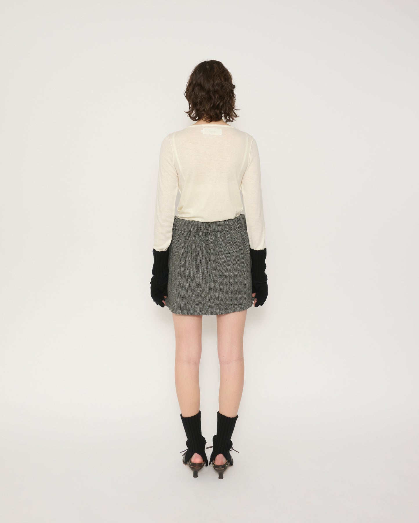 WOOL RIB FRONT STRING PULLOVER - EGG