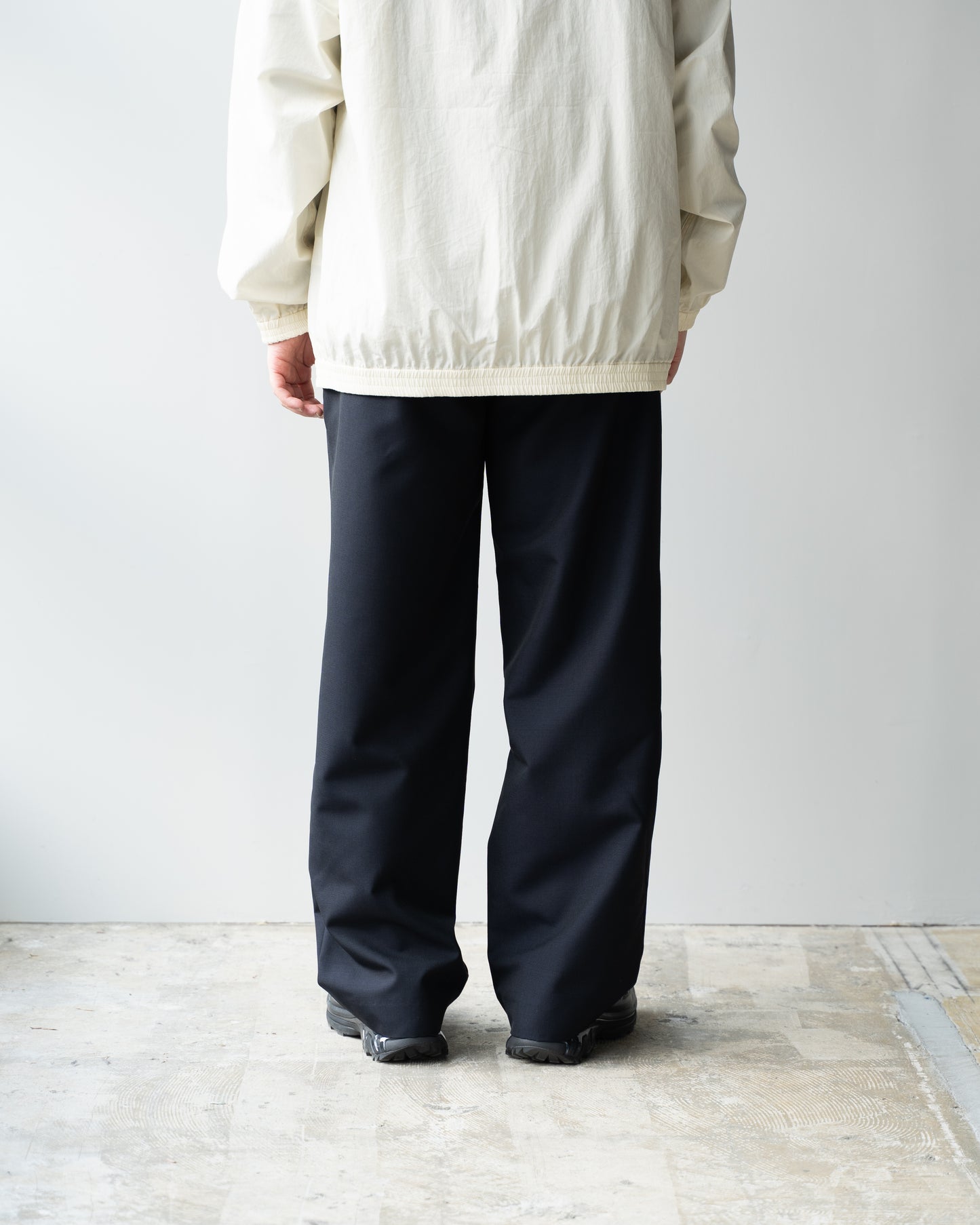 MOHAIR POPLIN STRAIGHT SLACKS - NAVY