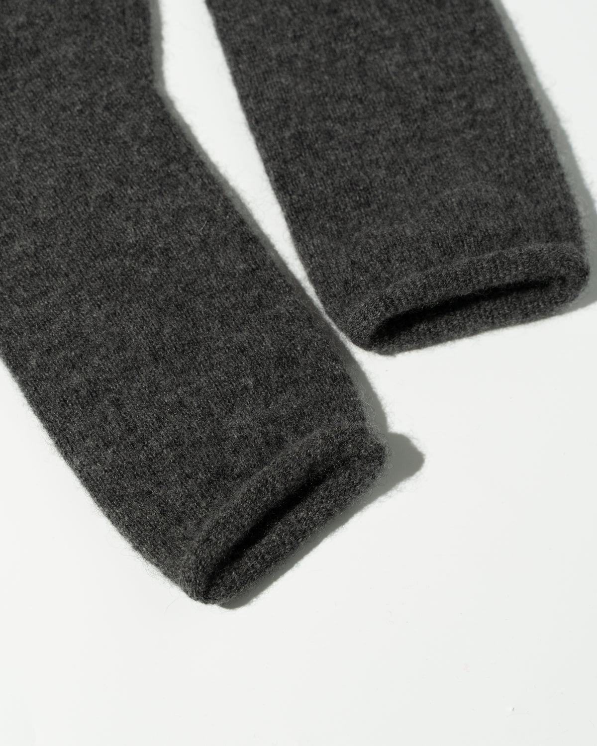 CASHMERE ARM WARMERS - CHARCOAL