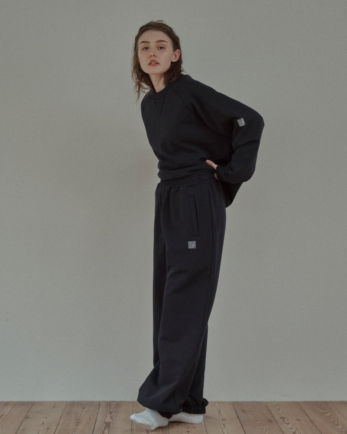 SQUARE LOGO SWEAT PANTS - ECRU