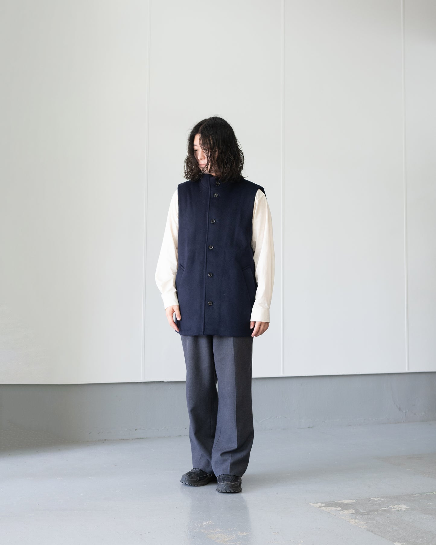 LAMBSWOOL MELTON STAND COLLAR GILET - NAVY