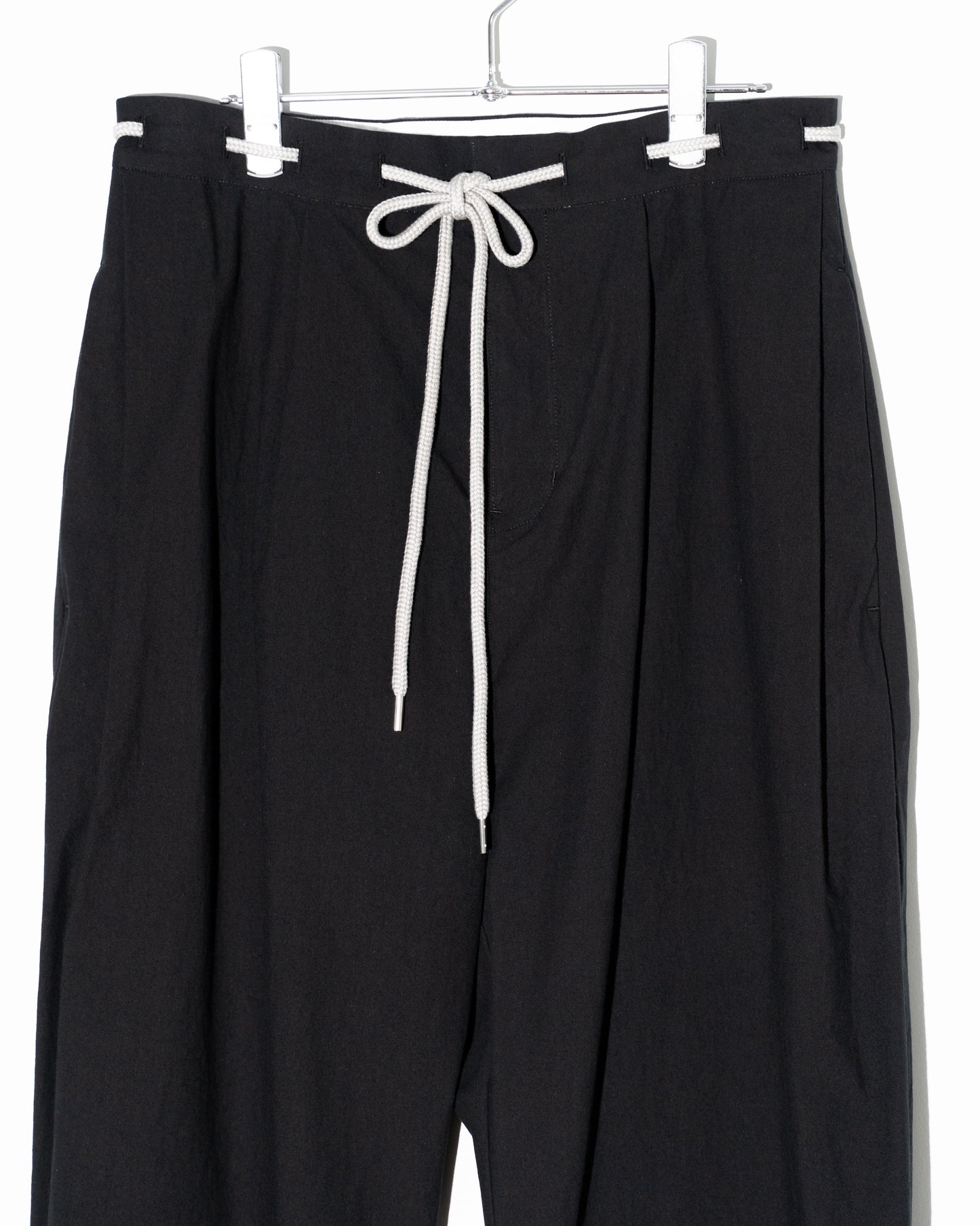 COTTON BROAD BARREL TROUSERS - BLACK