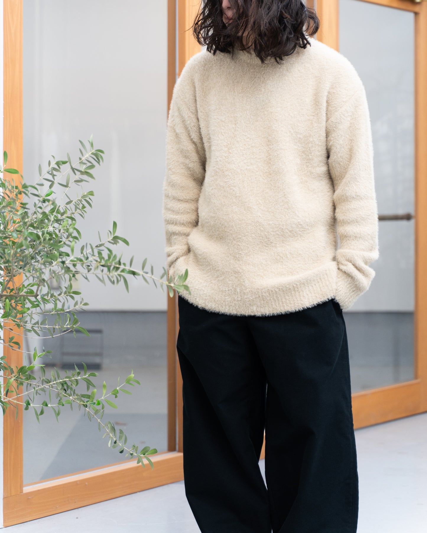 SNUG POLAR BEAR SWEATER - SALT BROWN