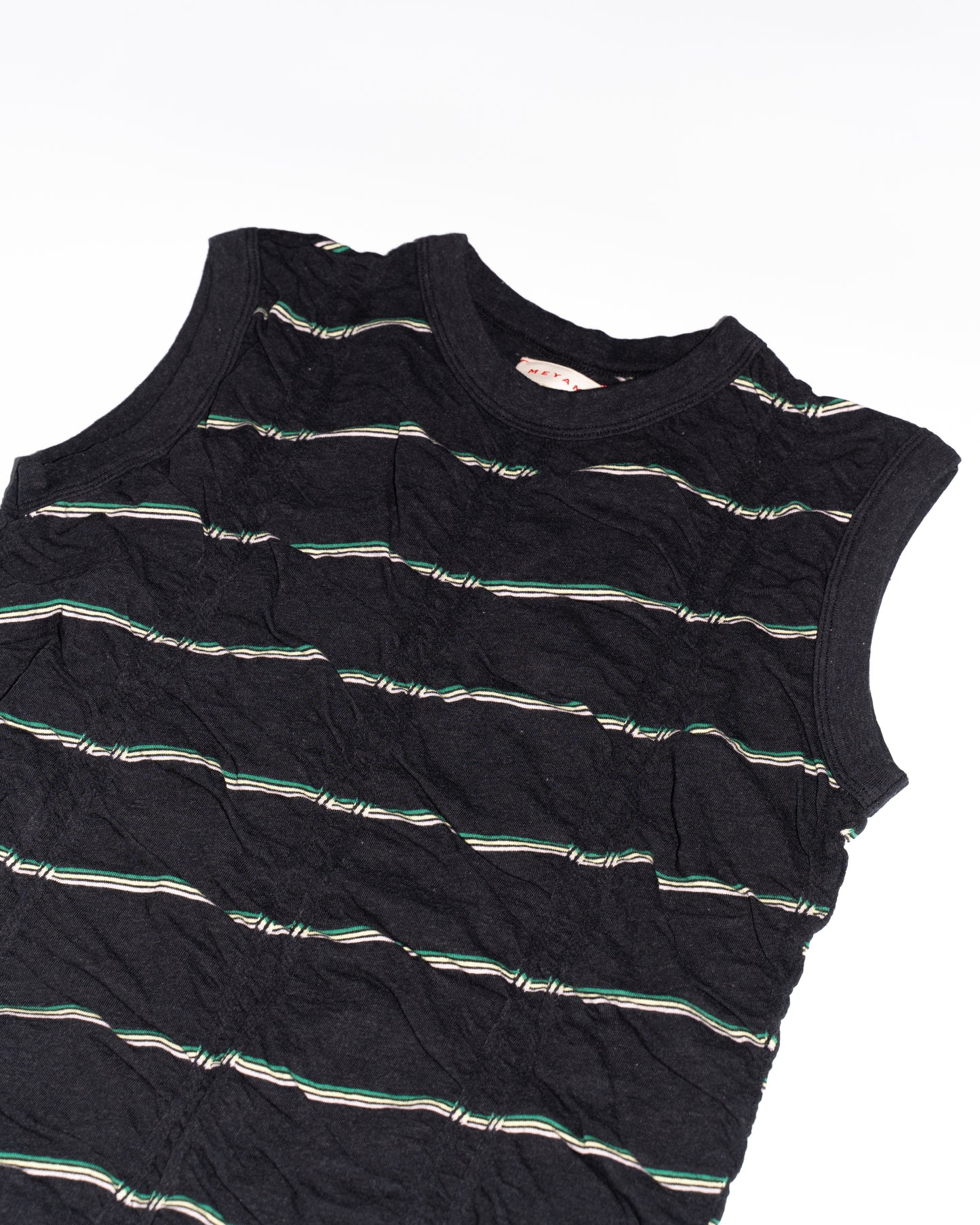 TUCKED JACQUARD BORDER SLEEVELESS - BLACK