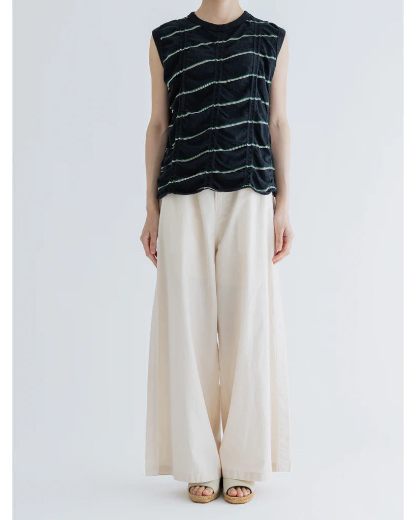 TUCKED JACQUARD BORDER SLEEVELESS - BLACK