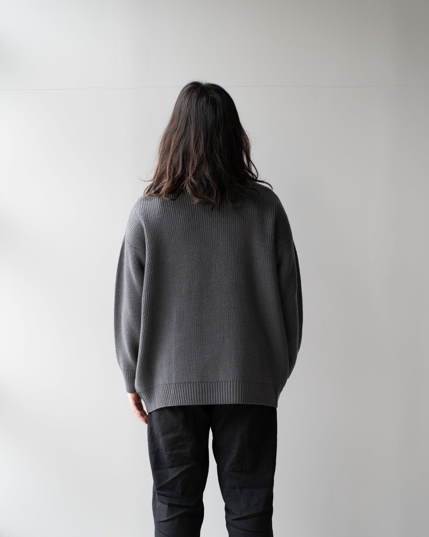 LOW GAUGE MERINO CREWNECK KNIT - GRAY