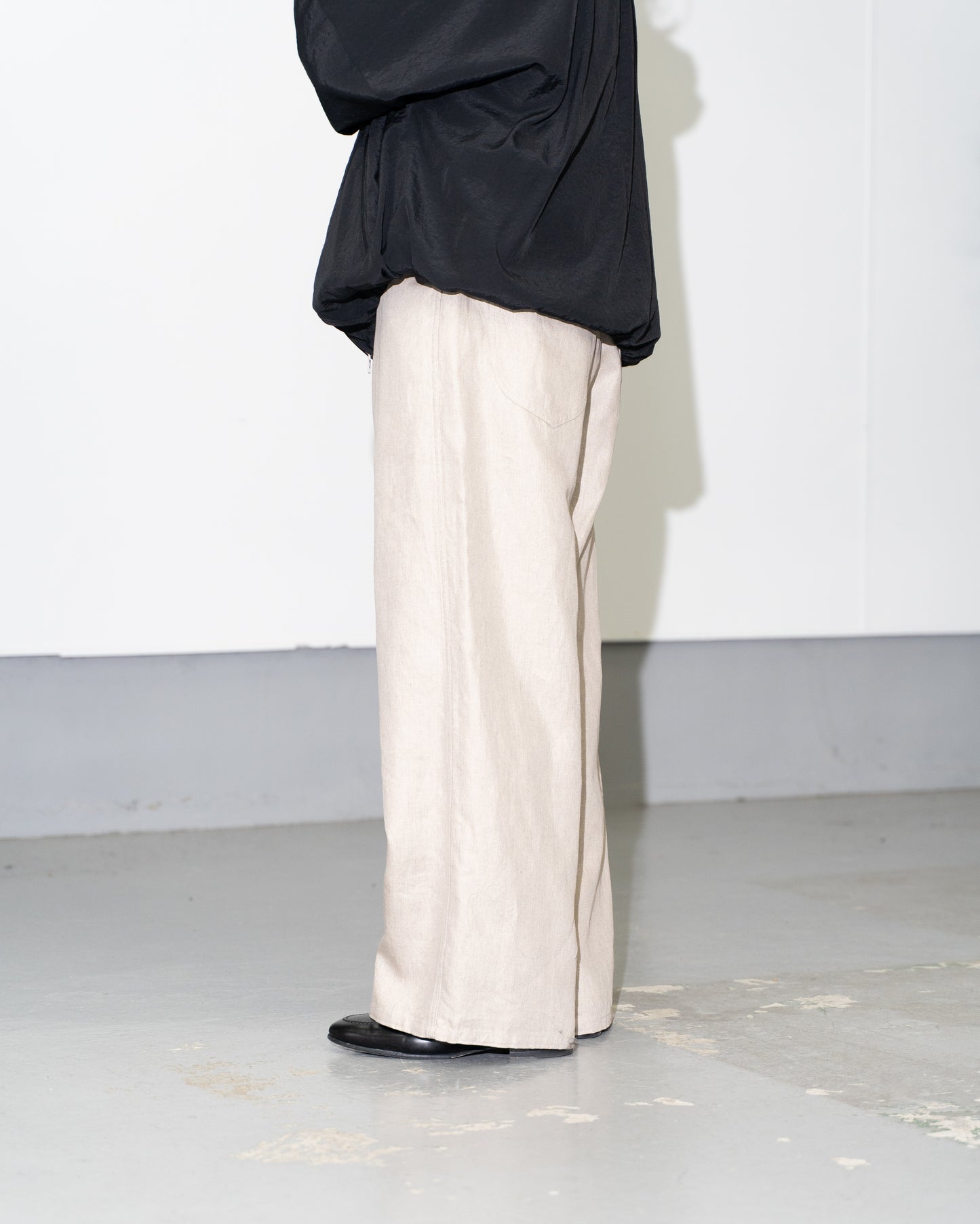 BACK ADJUST PANTS / HERRINGBONE - ECRU