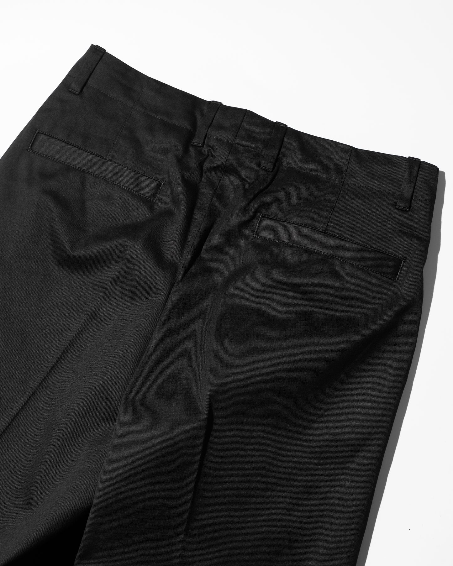 2TUCK WIDE CHINO TROUSERS - BLACK