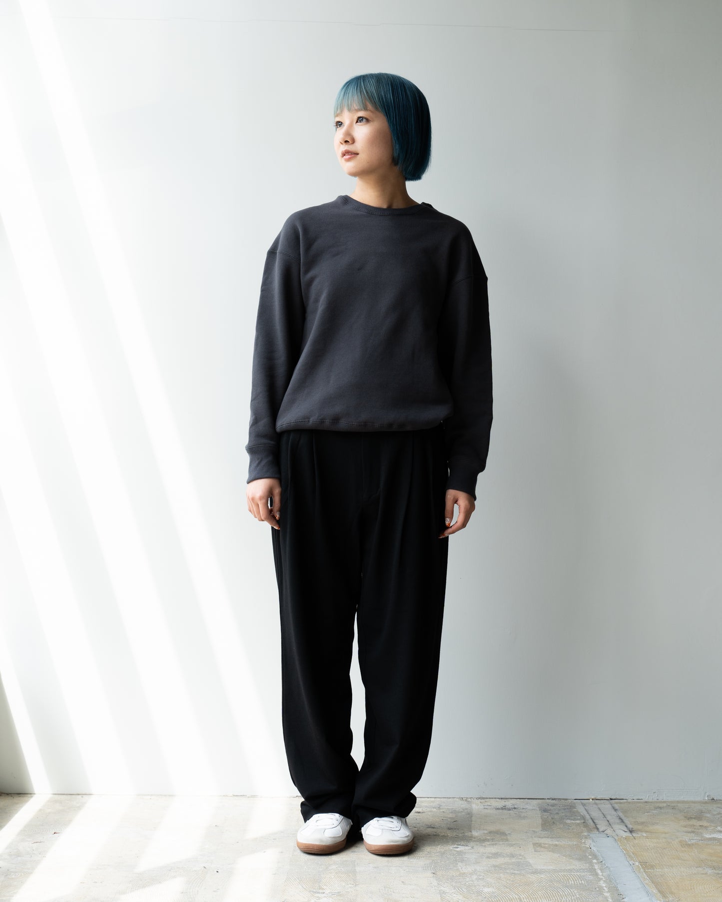 CREW NECK SWEAT (FEMME) - CHARCOAL GRAY