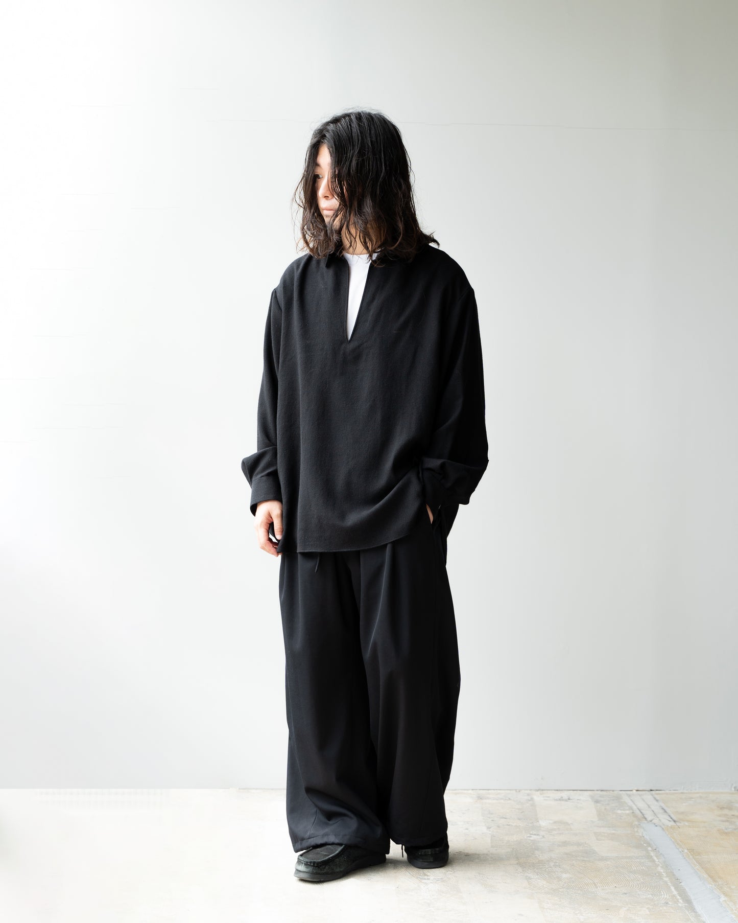 SOFT WOOL SKIPPER SHIRT - BLACK