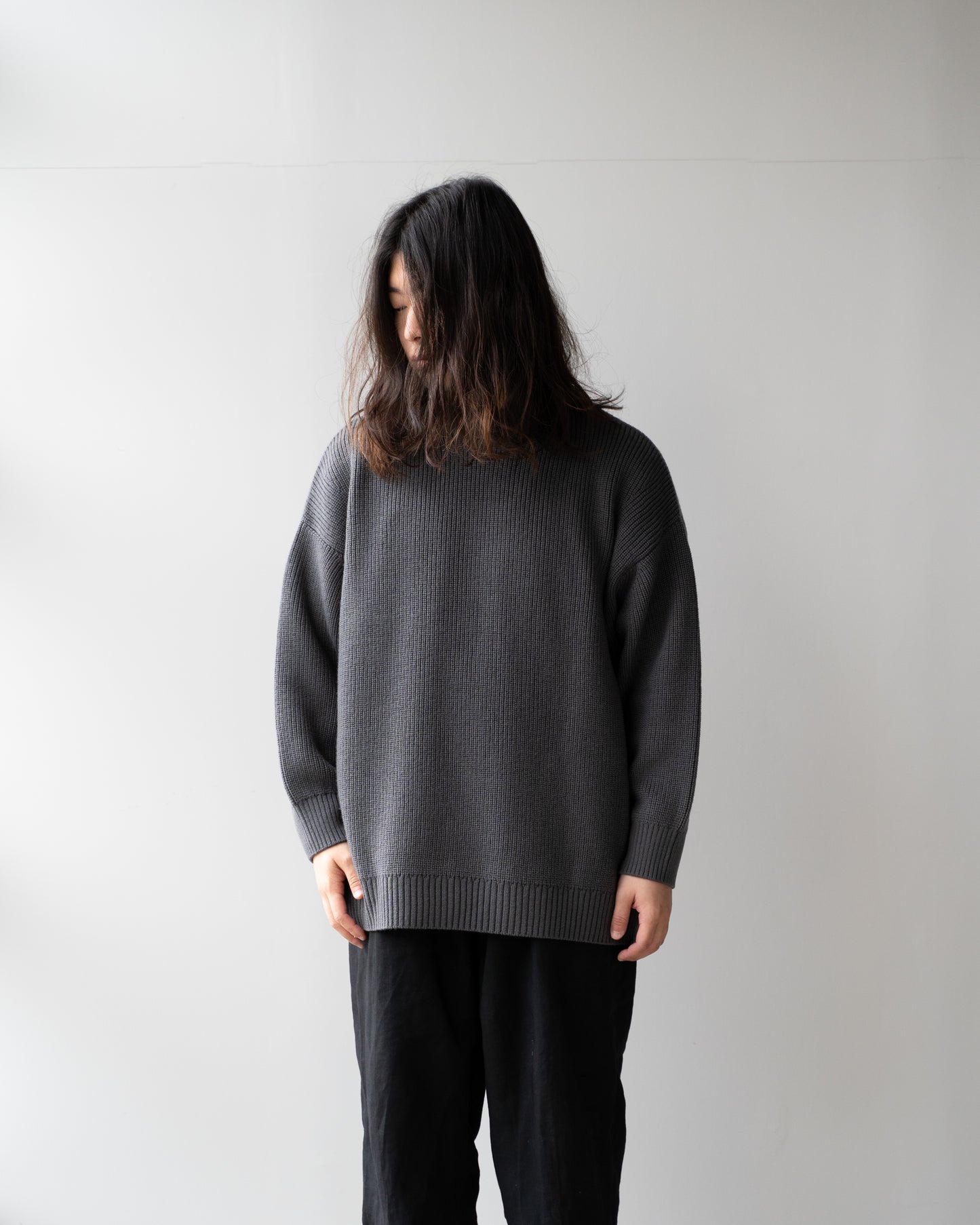 LOW GAUGE MERINO CREWNECK KNIT - GRAY