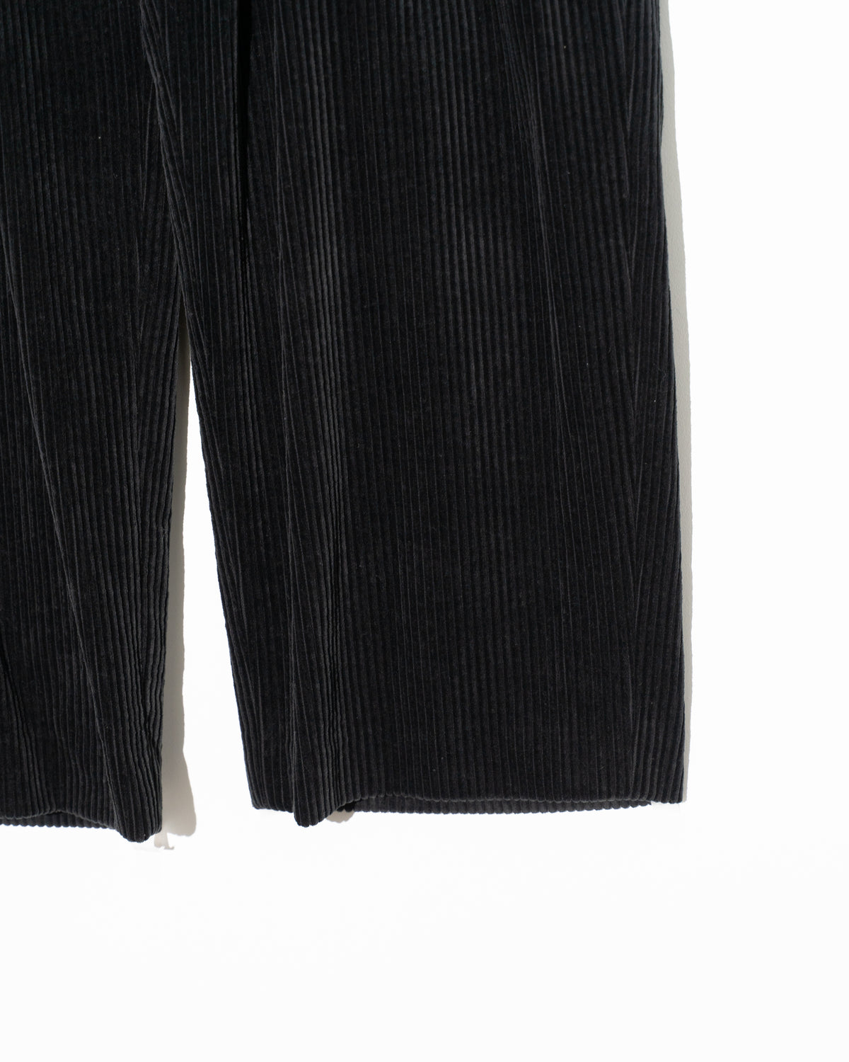 CORDUROY RELAX PANTS - BLACK