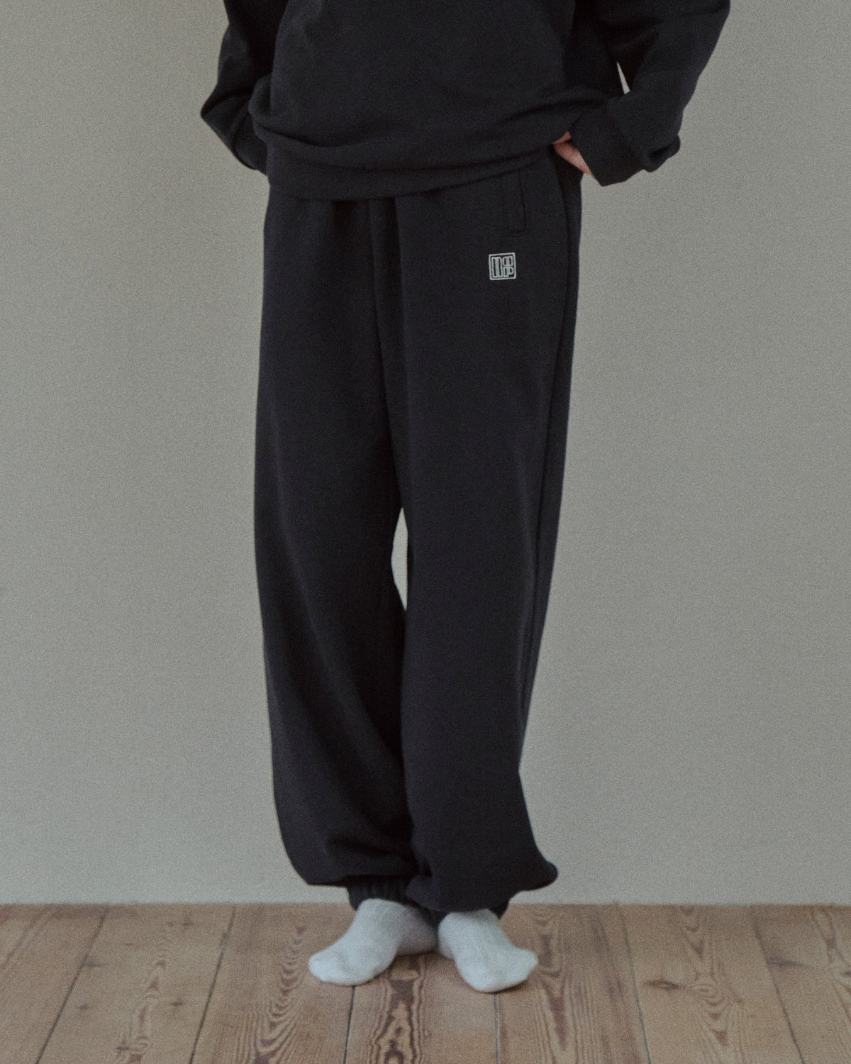 SQUARE LOGO SWEAT PANTS - ECRU