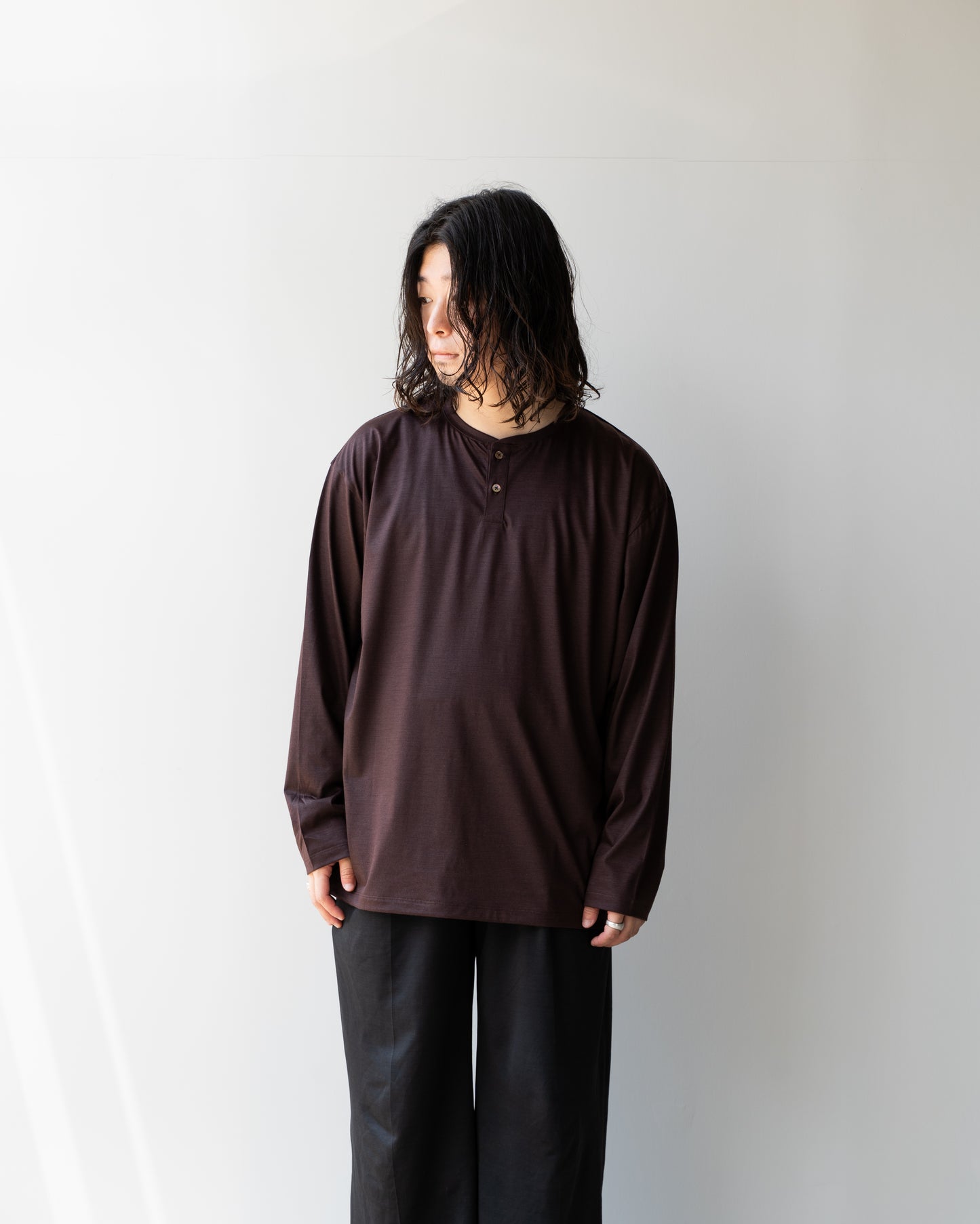 36G WOOL HENLEY SILKY LS TEE - BROWN