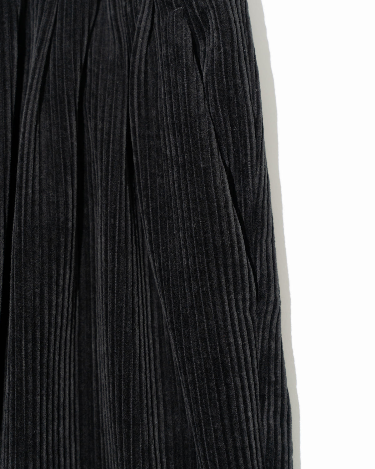 CORDUROY RELAX PANTS - BLACK