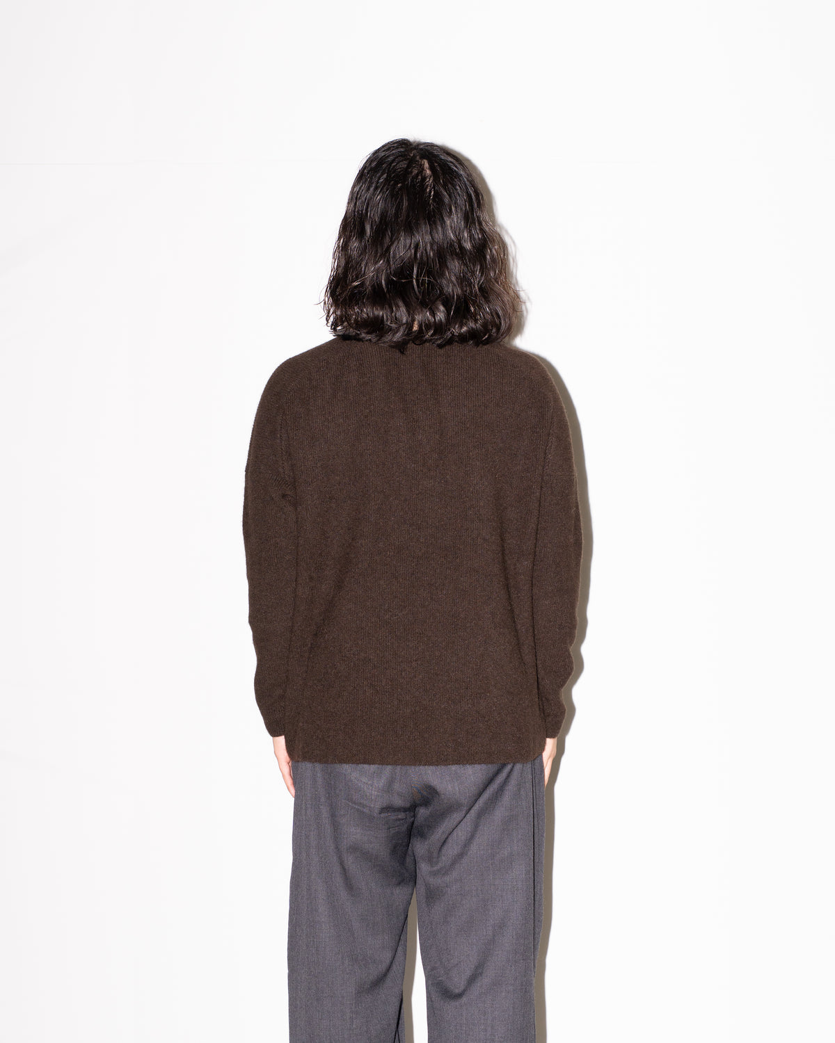 YAK V-SWEATER - DARK BROWN