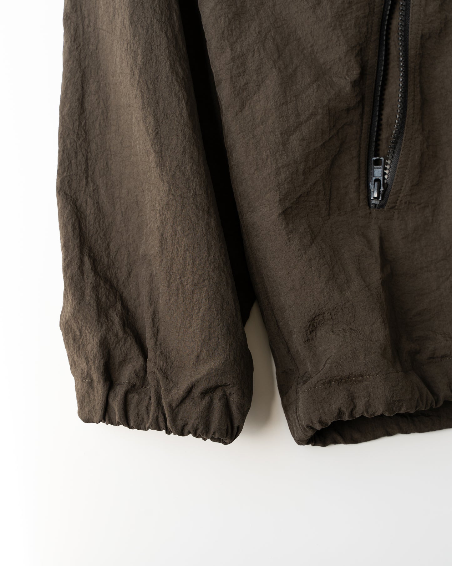 CRISPY NYLON ANORAK - BROWN