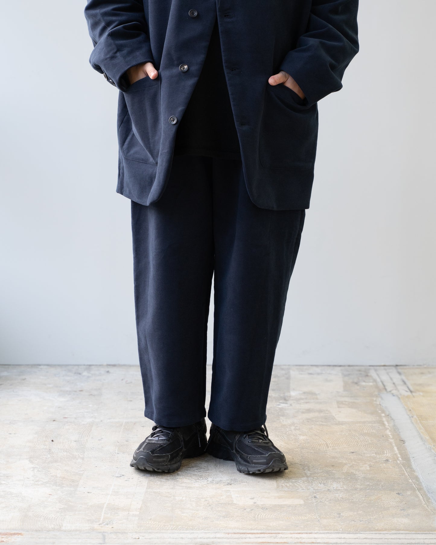 BRITISH MOLESKIN 2 TUCK WIDE PANTS - NAVY