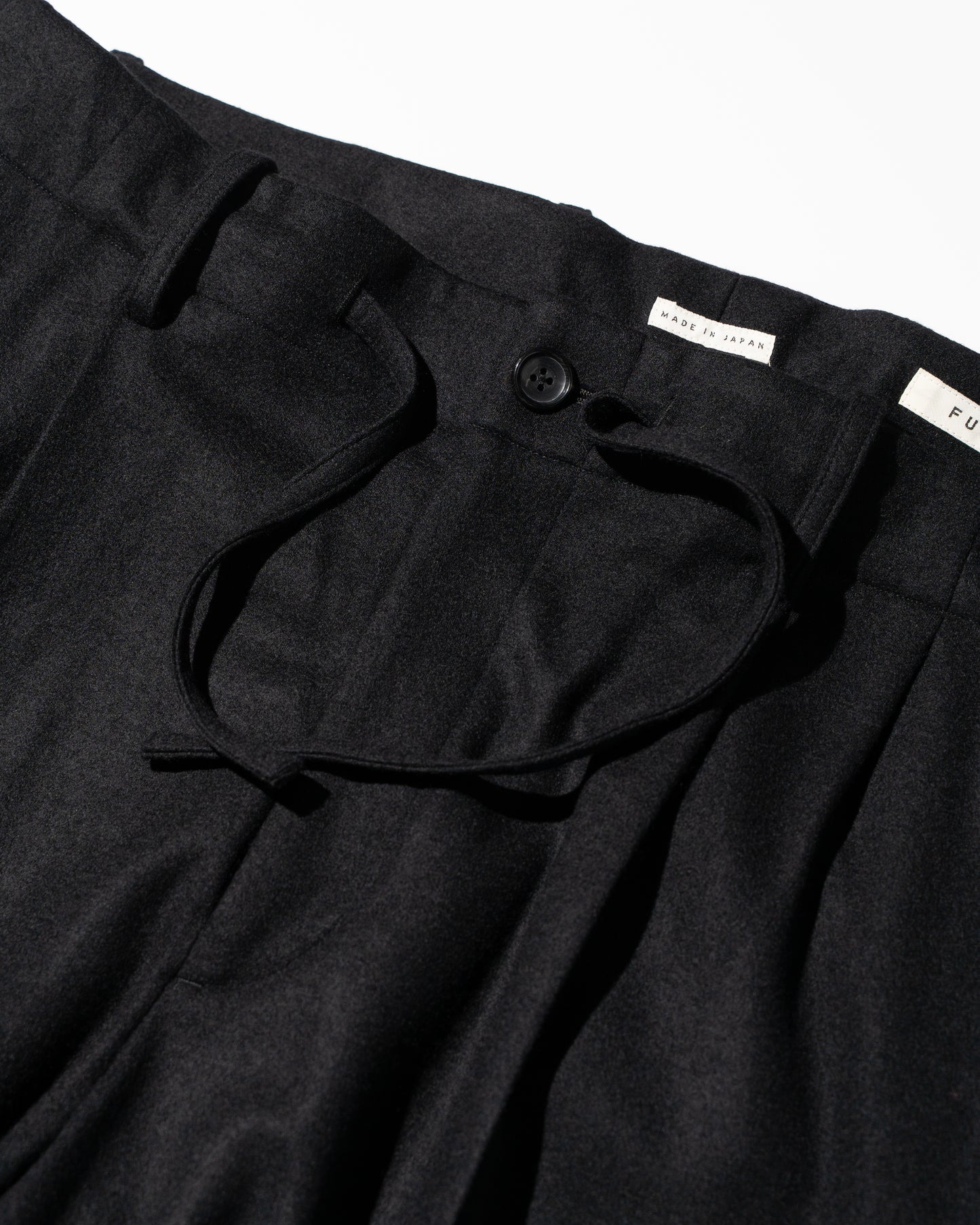 WOOL BELTLESS CORDED PANTS - BLACK
