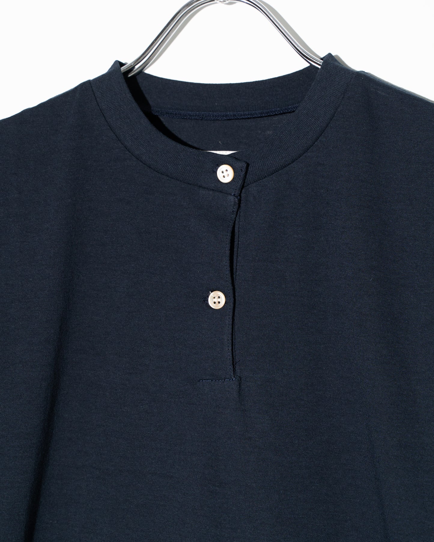 COTTON HENRY NECK S/S T-SHIRT - NAVY