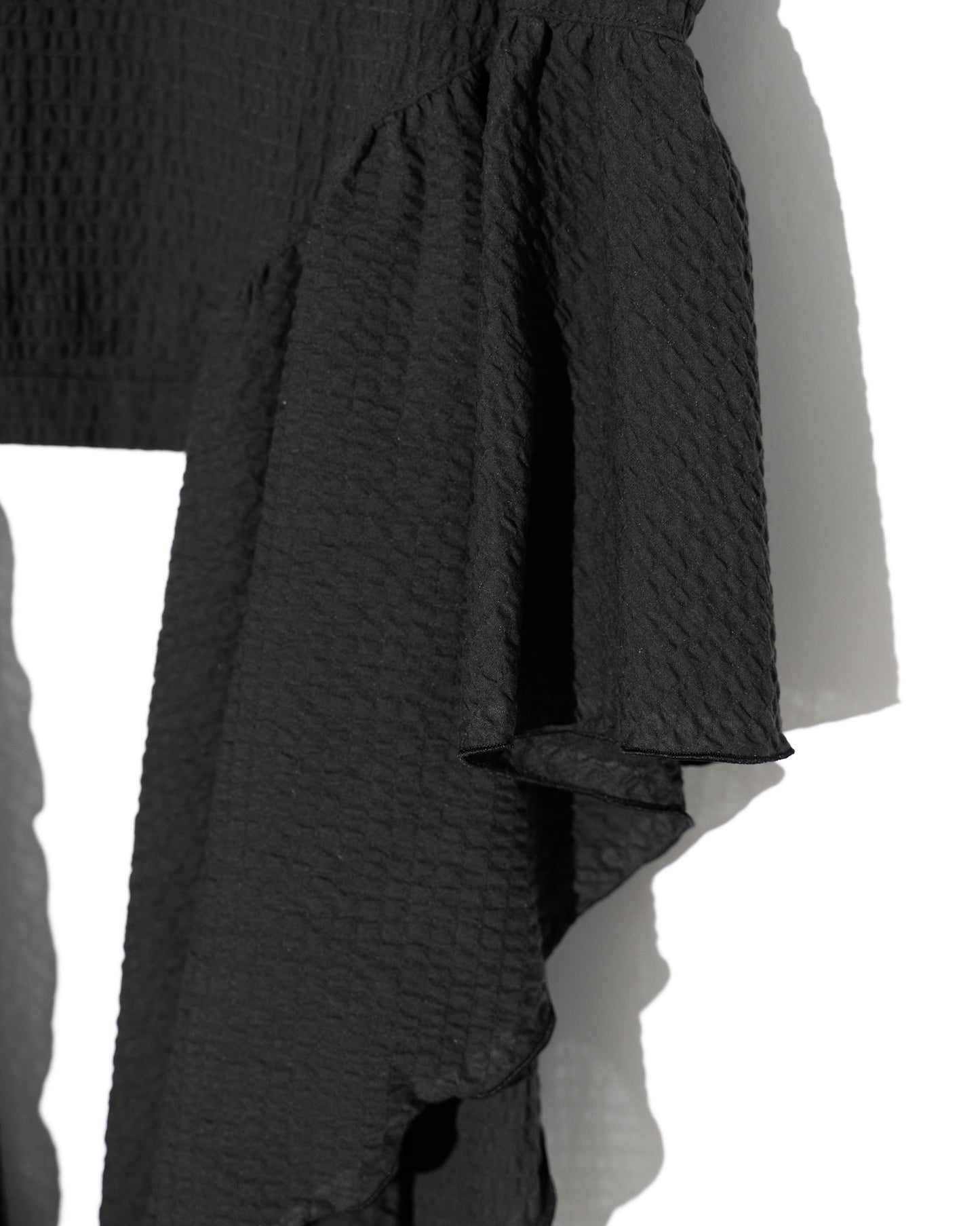 GATHER SIDE BLOUSE - BLACK