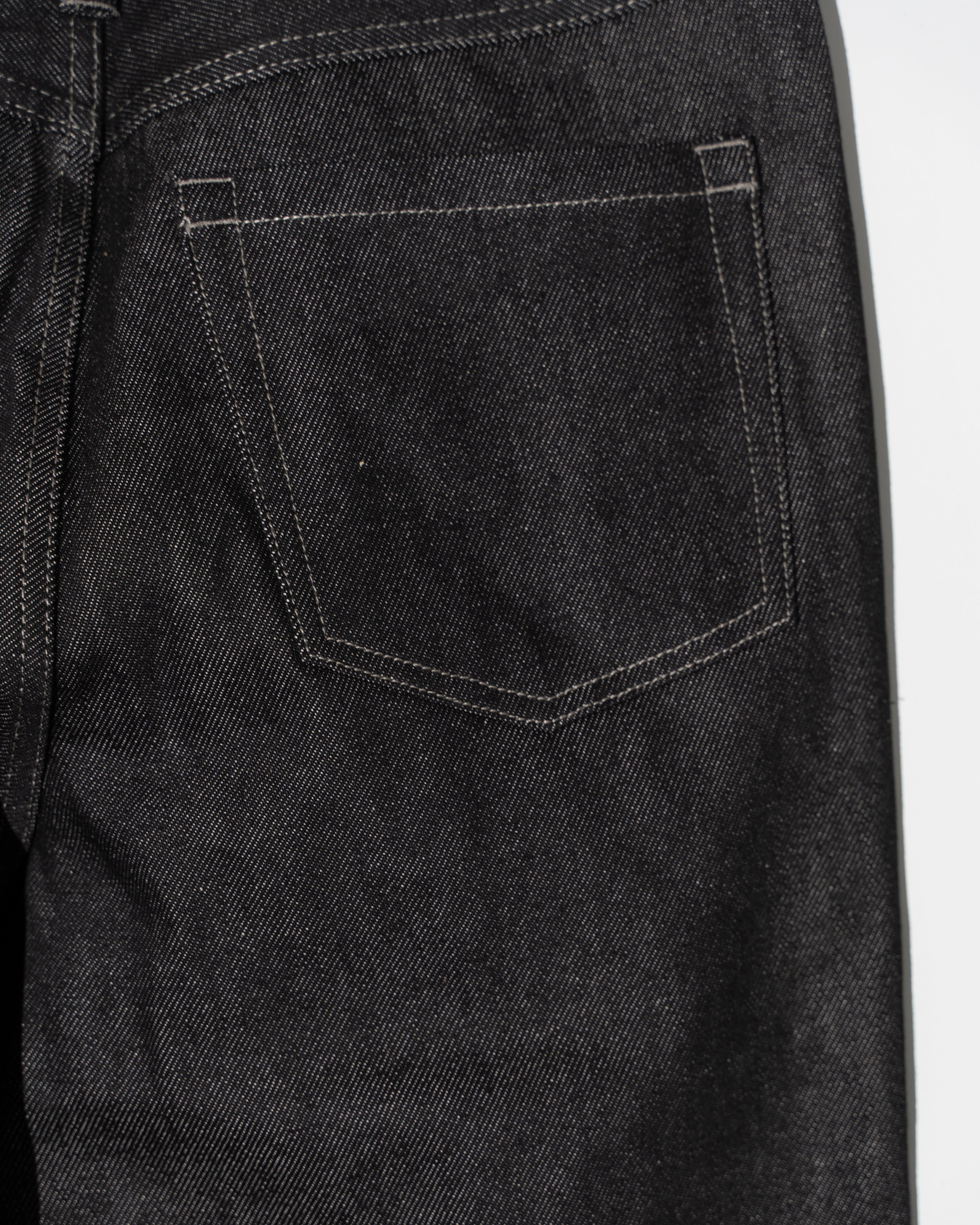 Abelia Edoward Goucha LIBERTY JEANS RIGID BLACK | HAKU公式通販