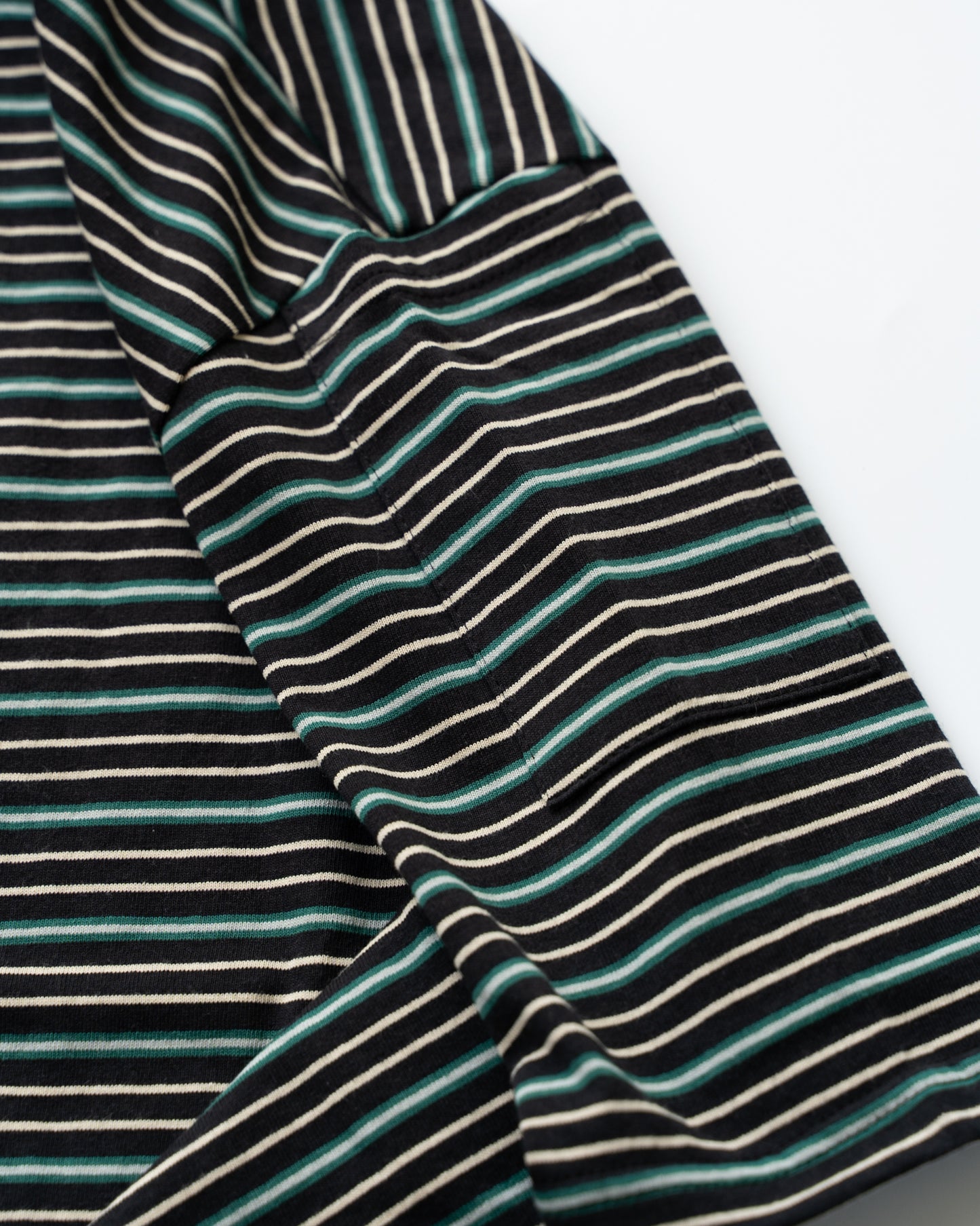 SERVICE BORDER TEE - BLACK
