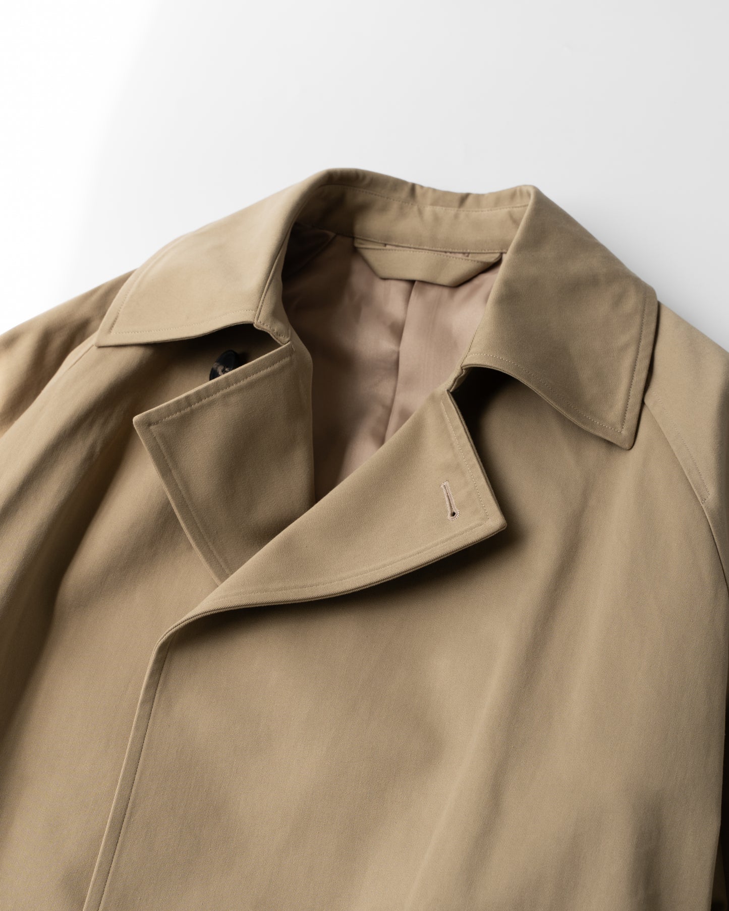 SHORT TRENCH COAT - BEIGE