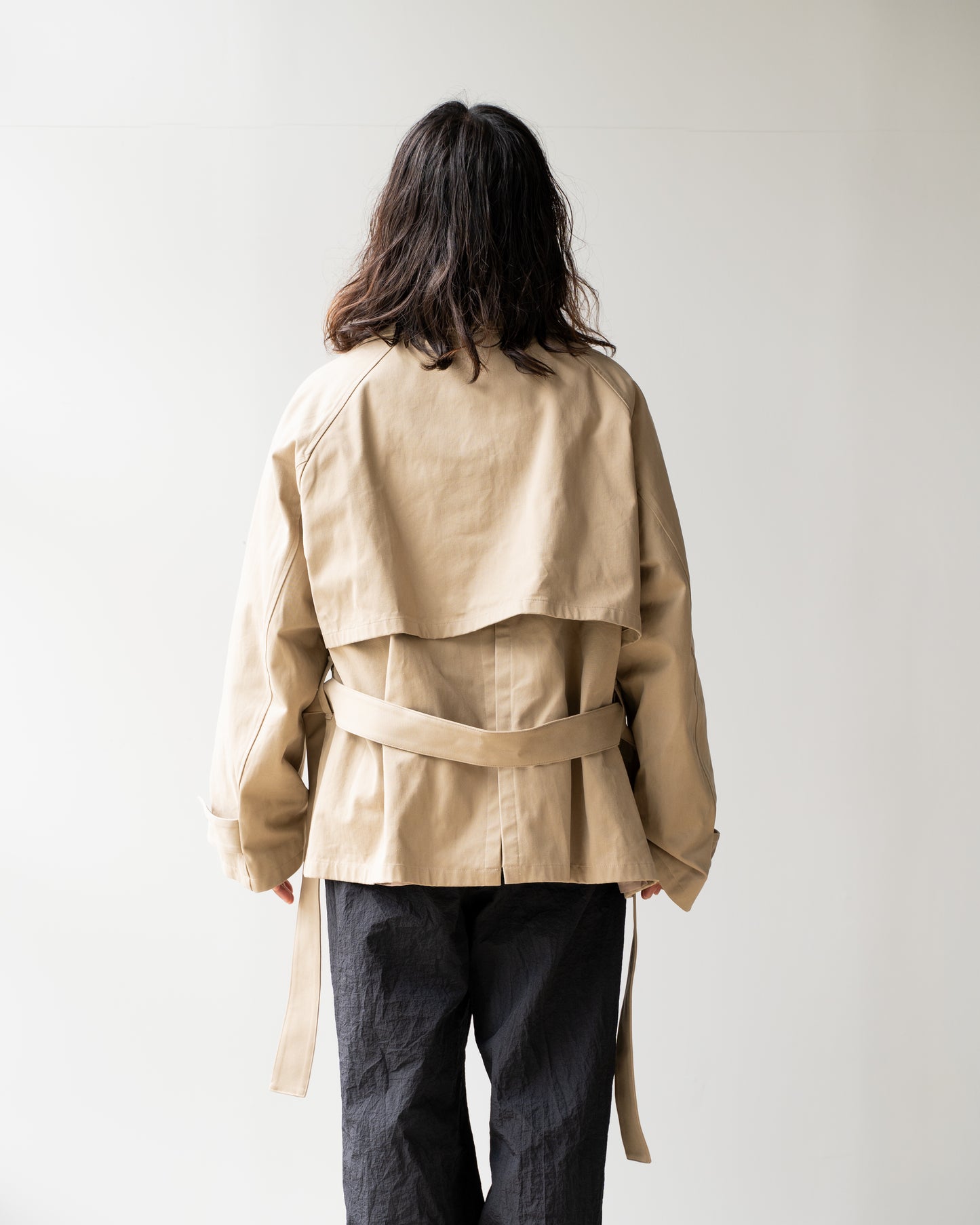 SHORT TRENCH COAT - BEIGE